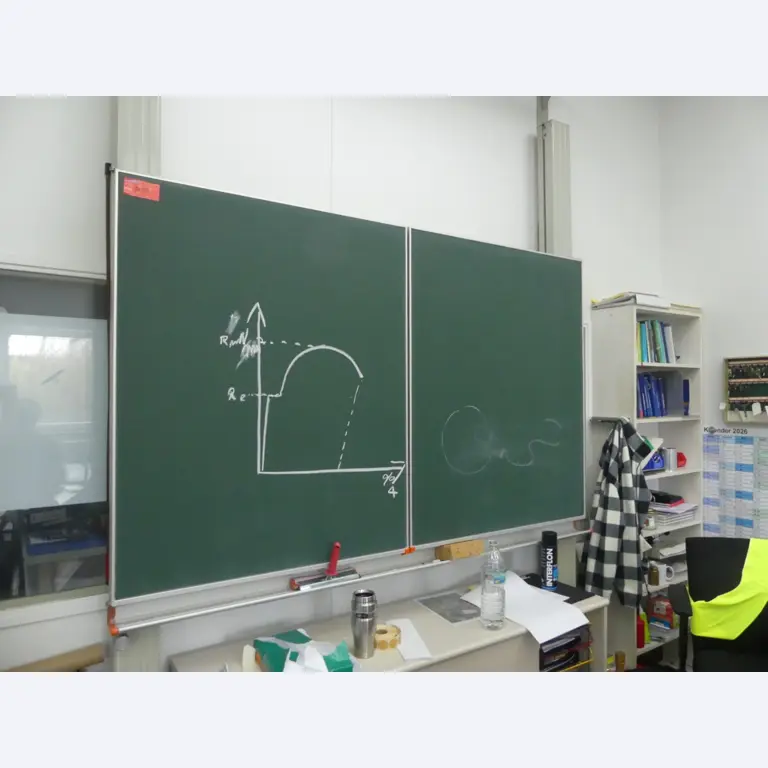 Bearbeitungszentren, metallbearbeitende Maschinen und Produktionslinen aus der Automobilindustrie-1