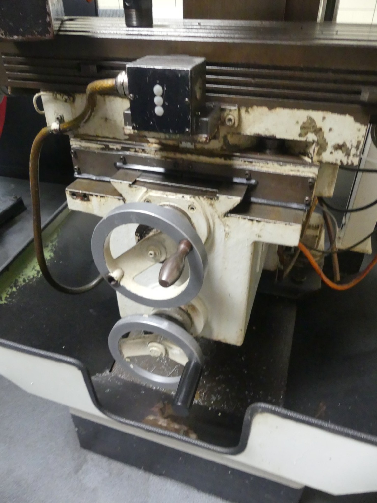 Bearbeitungszentren, metallbearbeitende Maschinen und Produktionslinen aus der Automobilindustrie-5