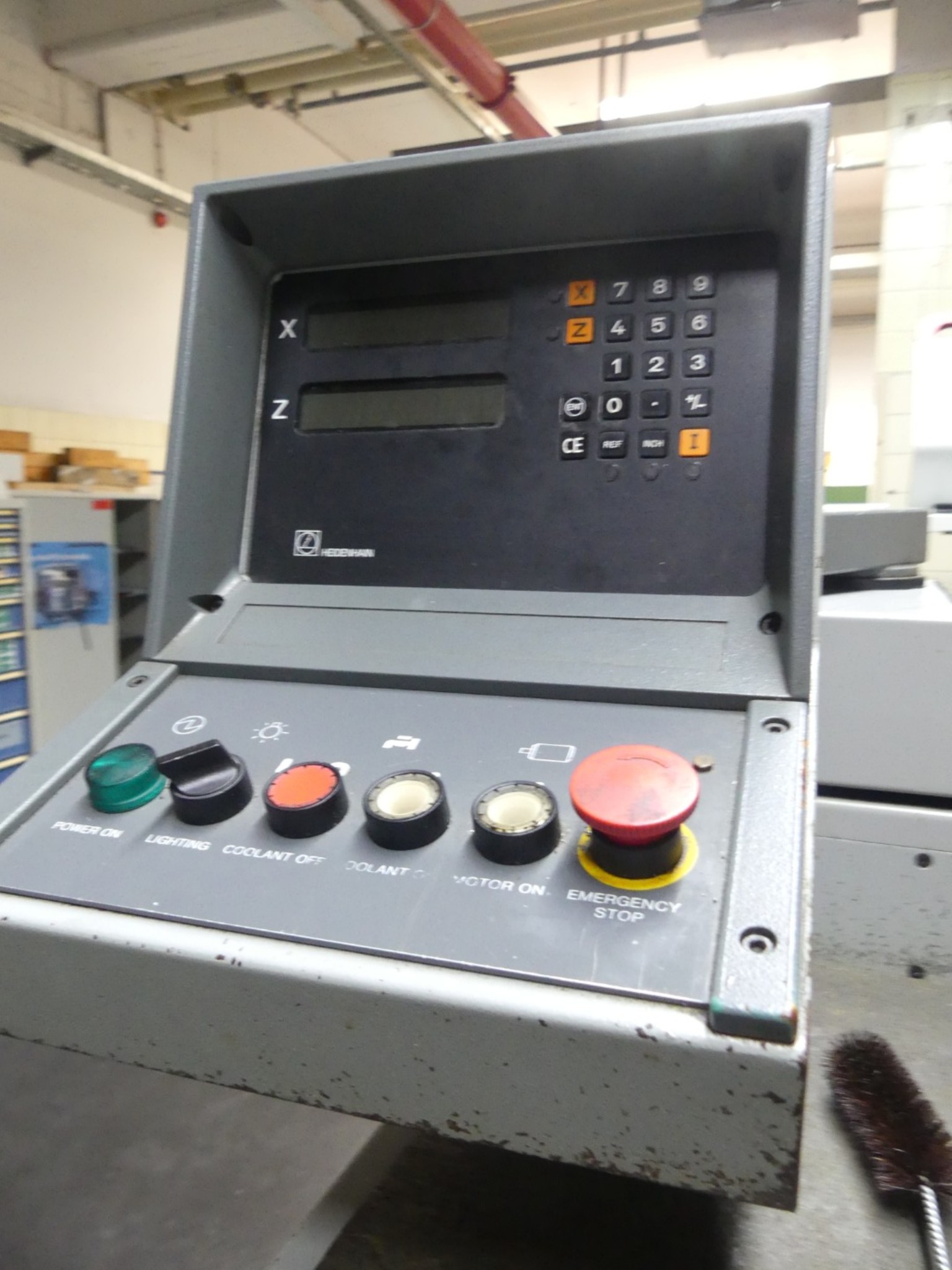 Bearbeitungszentren, metallbearbeitende Maschinen und Produktionslinen aus der Automobilindustrie-4
