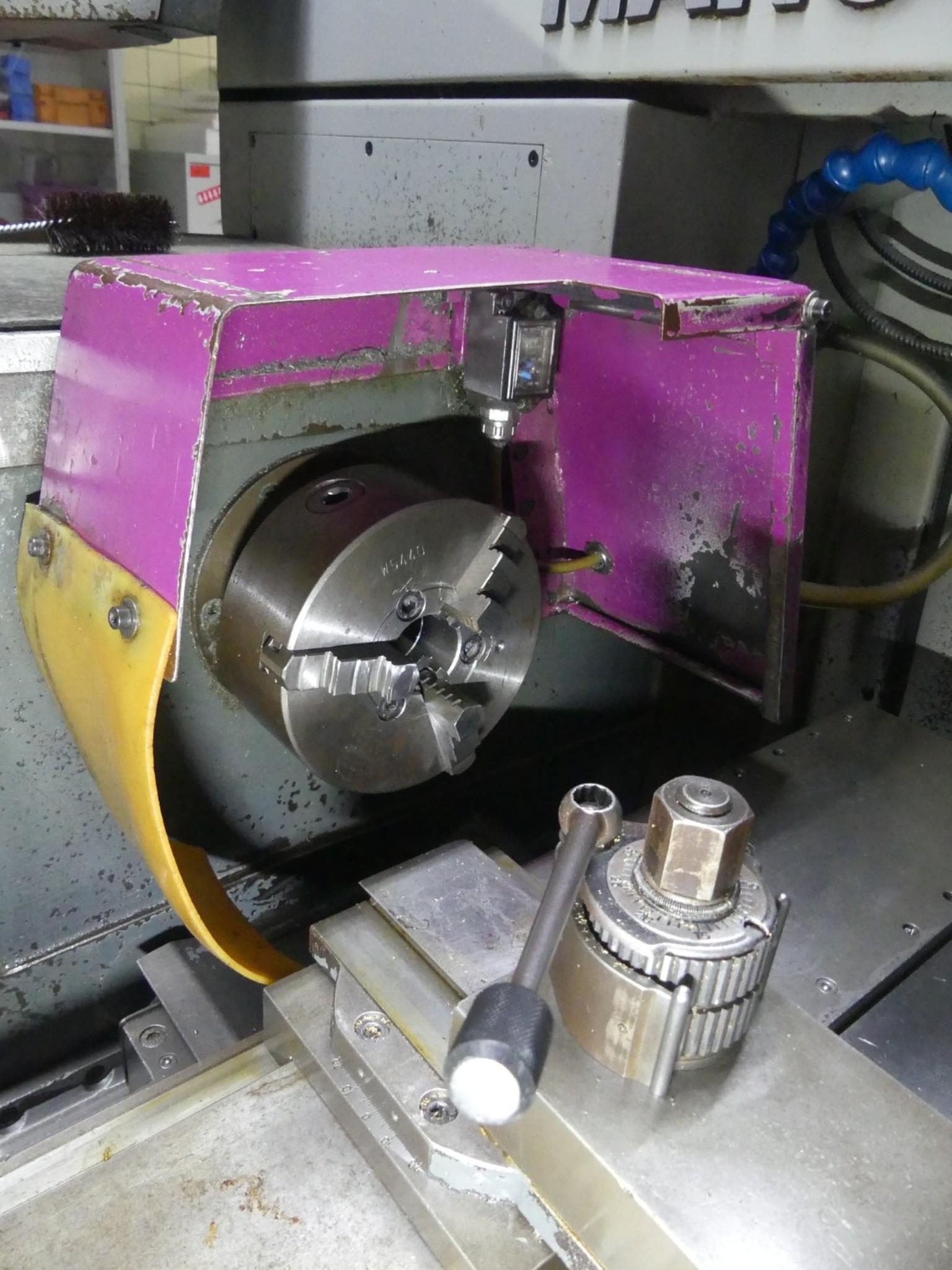 Bearbeitungszentren, metallbearbeitende Maschinen und Produktionslinen aus der Automobilindustrie-5