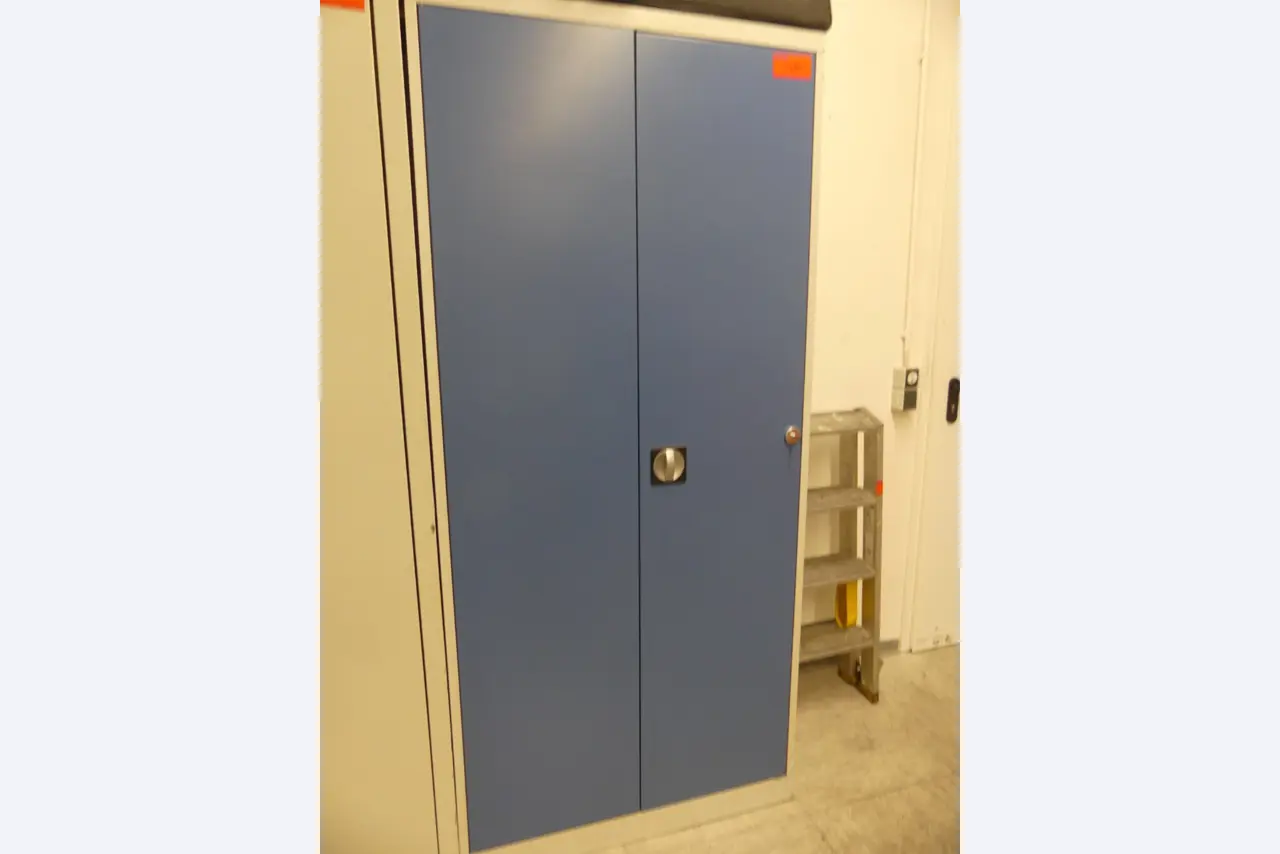 Bearbeitungszentren, metallbearbeitende Maschinen und Produktionslinen aus der Automobilindustrie-1