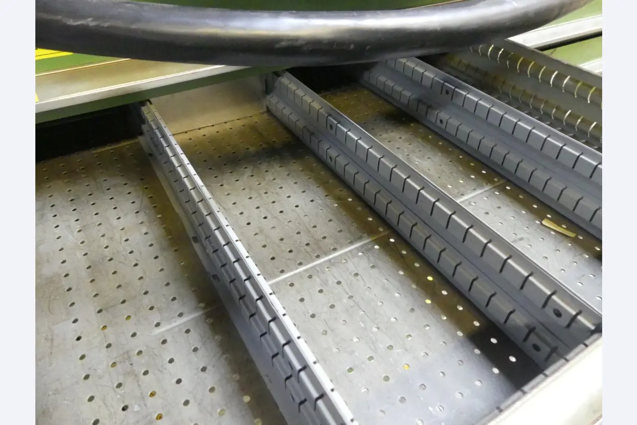 Obdelovalni centri, stroji za obdelavo kovin in proizvodne linije iz avtomobilske industrije-3