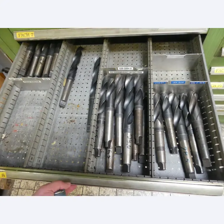 Obdelovalni centri, stroji za obdelavo kovin in proizvodne linije iz avtomobilske industrije-6