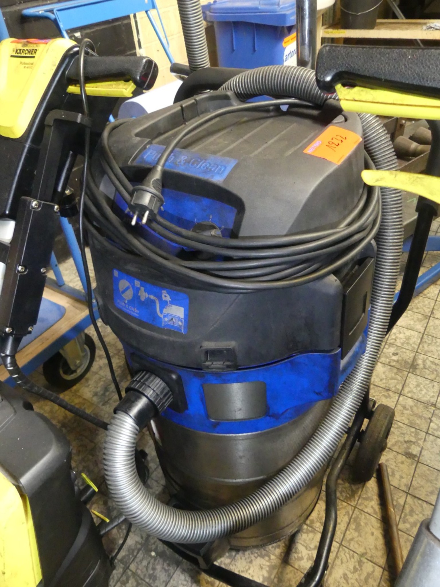 Bearbeitungszentren, metallbearbeitende Maschinen und Produktionslinen aus der Automobilindustrie-2