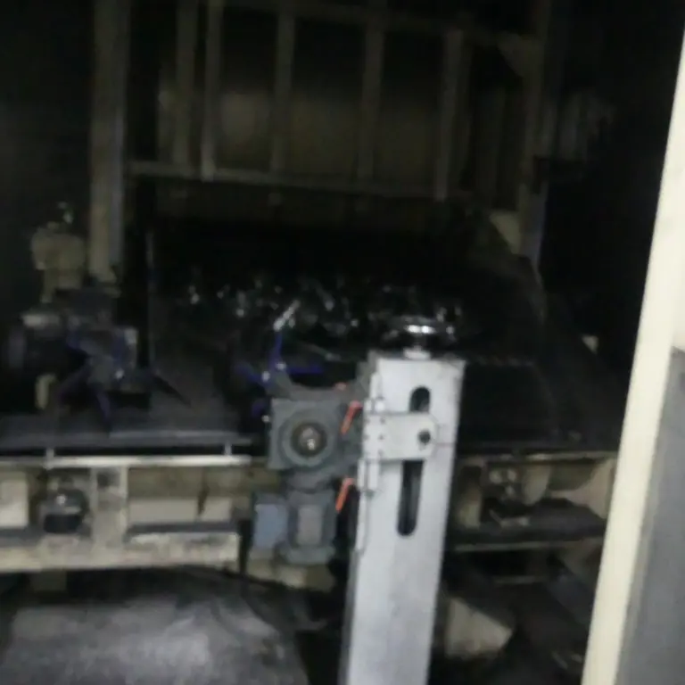Feeding the processing machine
