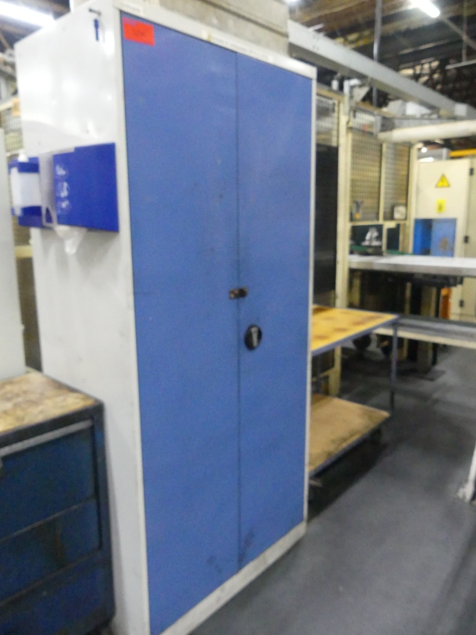 Bearbeitungszentren, metallbearbeitende Maschinen und Produktionslinen aus der Automobilindustrie-1