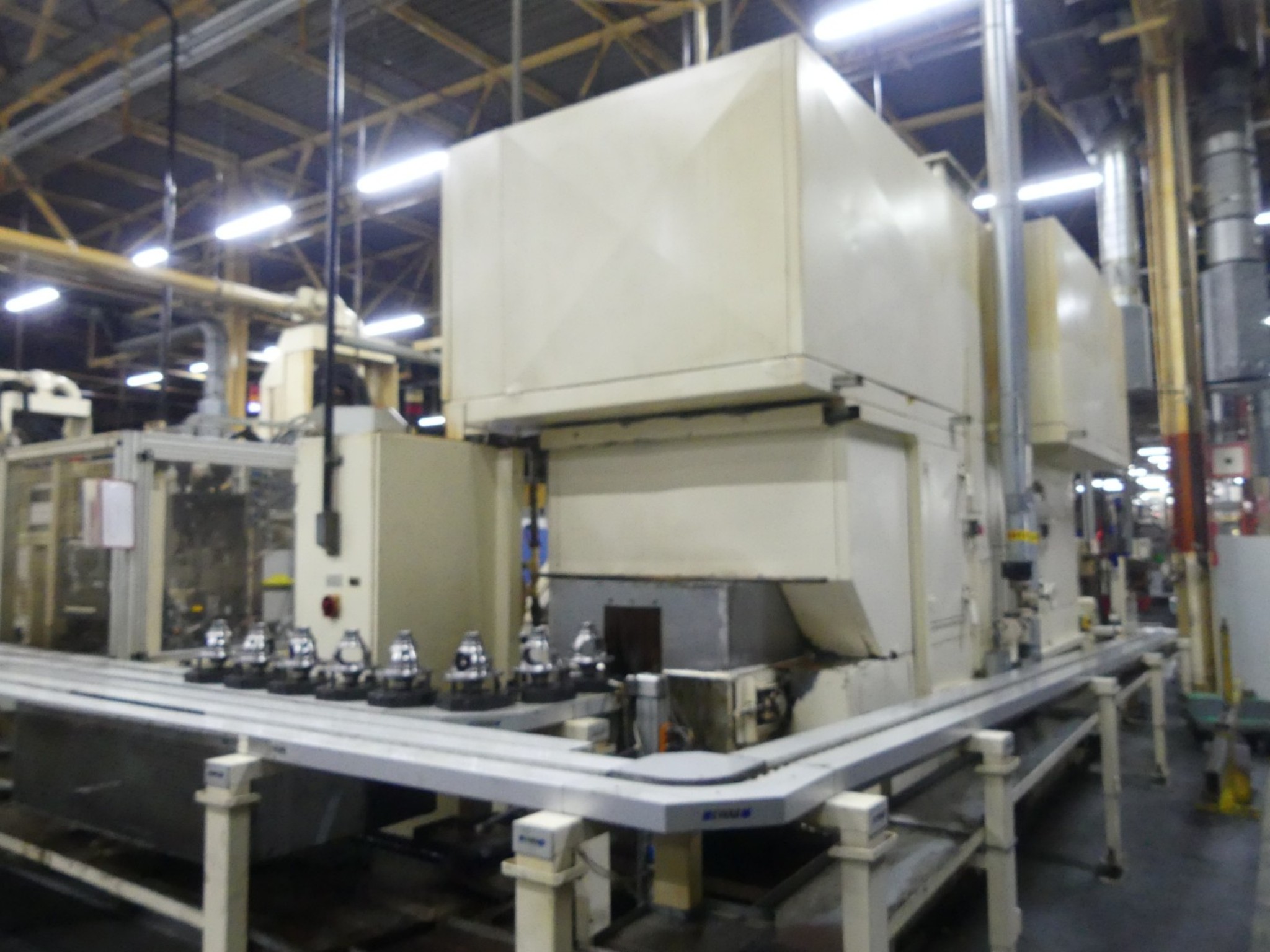 Machining centers, metalworking machines and production lines from the automotive industry-9