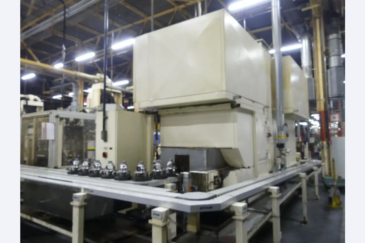 Bearbeitungszentren, metallbearbeitende Maschinen und Produktionslinen aus der Automobilindustrie-9