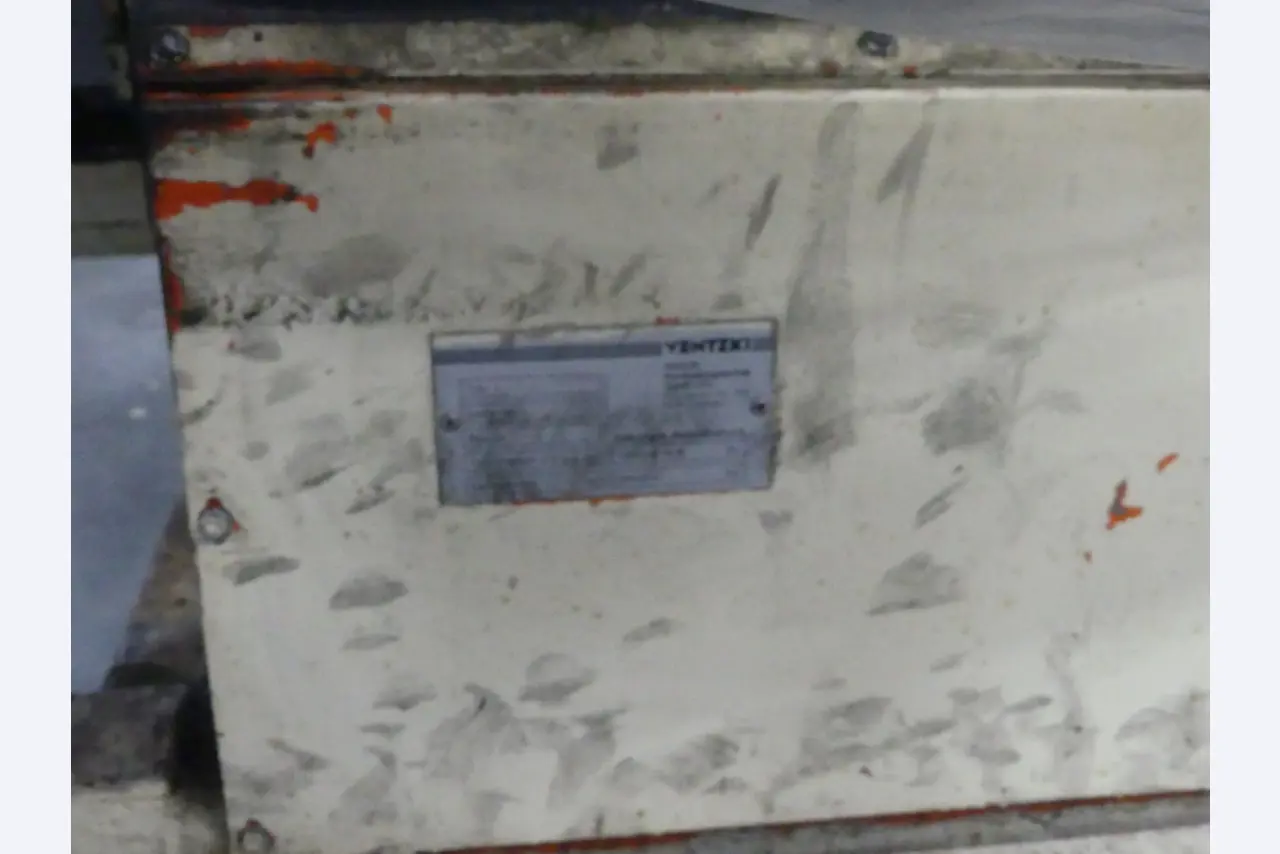 Bearbeitungszentren, metallbearbeitende Maschinen und Produktionslinen aus der Automobilindustrie-4
