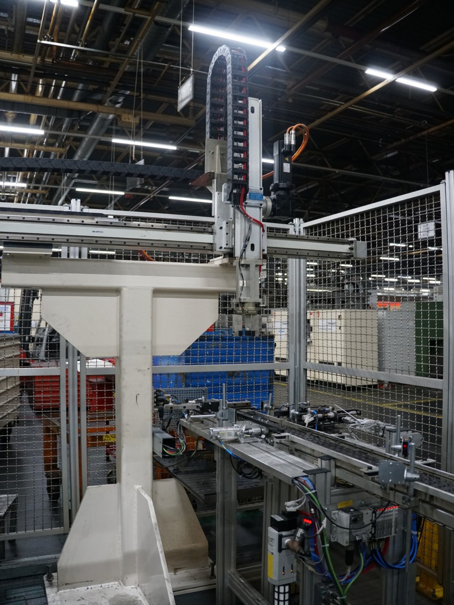 Centres d'usinage, machines d'usinage des métaux et lignes de production de l'industrie automobile-5