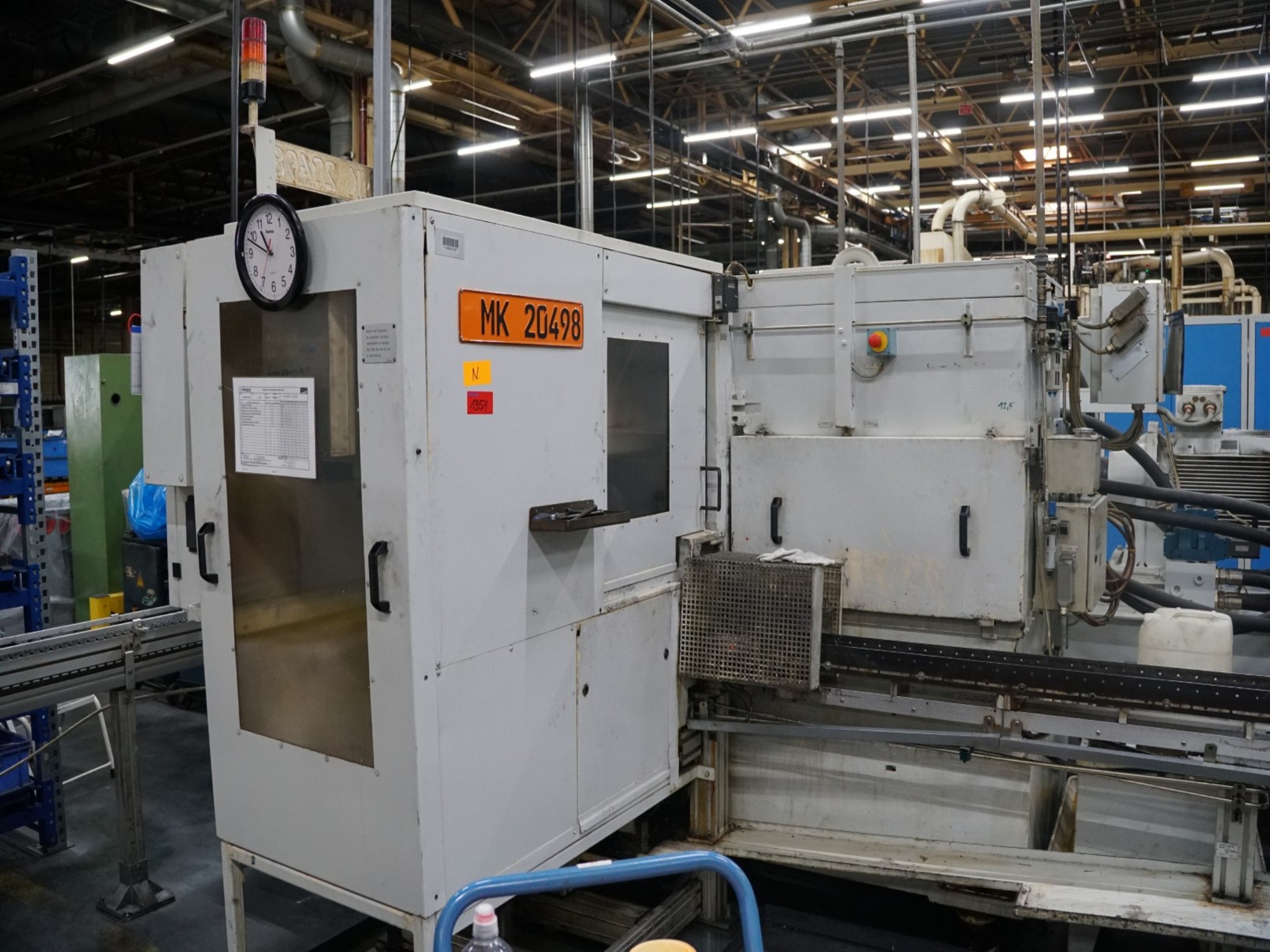 Centres d'usinage, machines d'usinage des métaux et lignes de production de l'industrie automobile-2