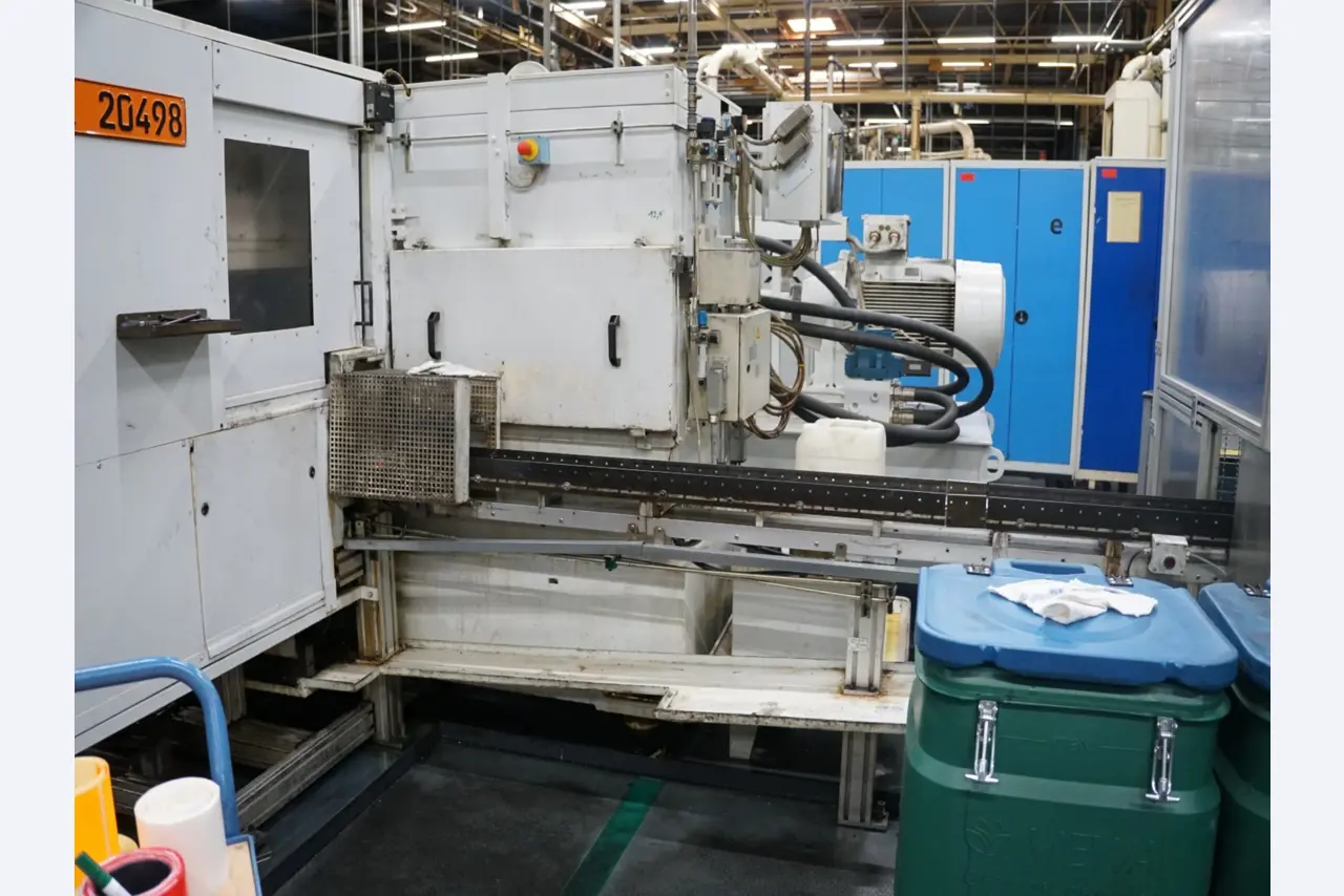 Centres d'usinage, machines d'usinage des métaux et lignes de production de l'industrie automobile-3