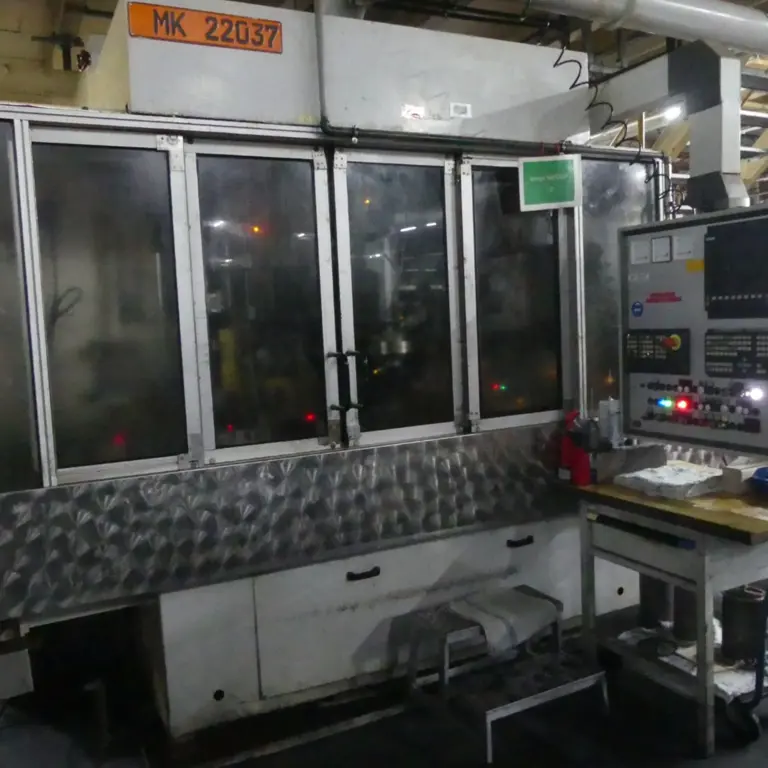 Sistema de endurecimento por indução com Elotherm TTH 3-3-500 L