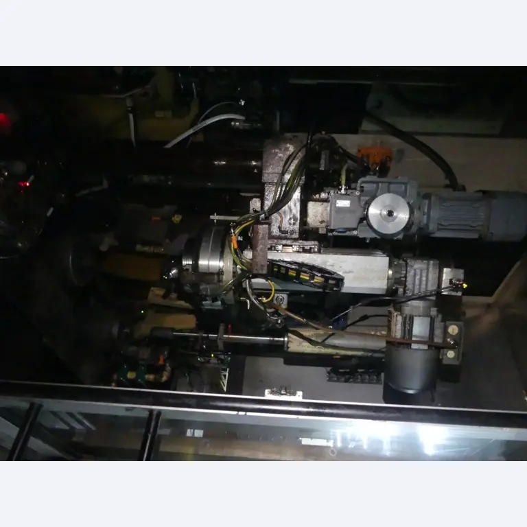 Centres d'usinage, machines d'usinage des métaux et lignes de production de l'industrie automobile-5