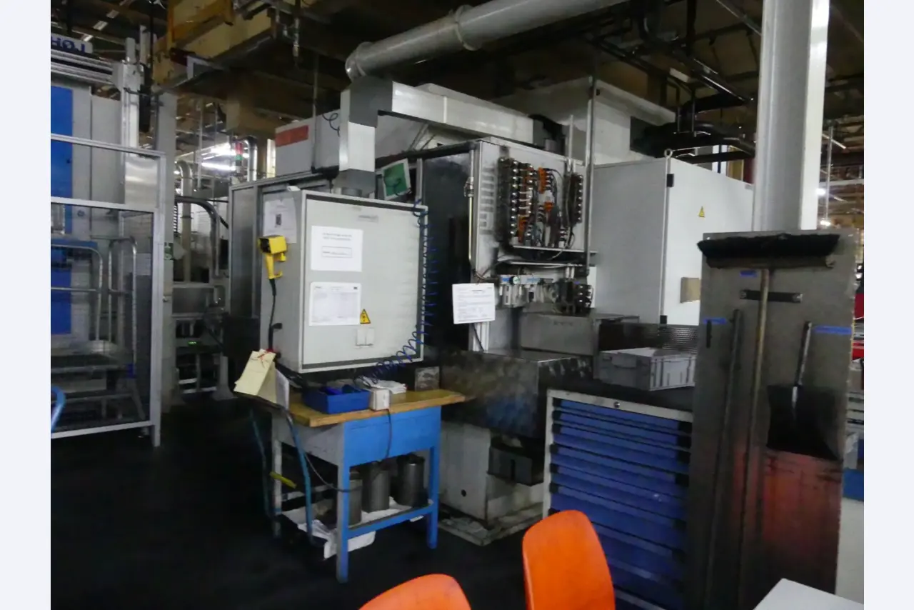Centres d'usinage, machines d'usinage des métaux et lignes de production de l'industrie automobile-7