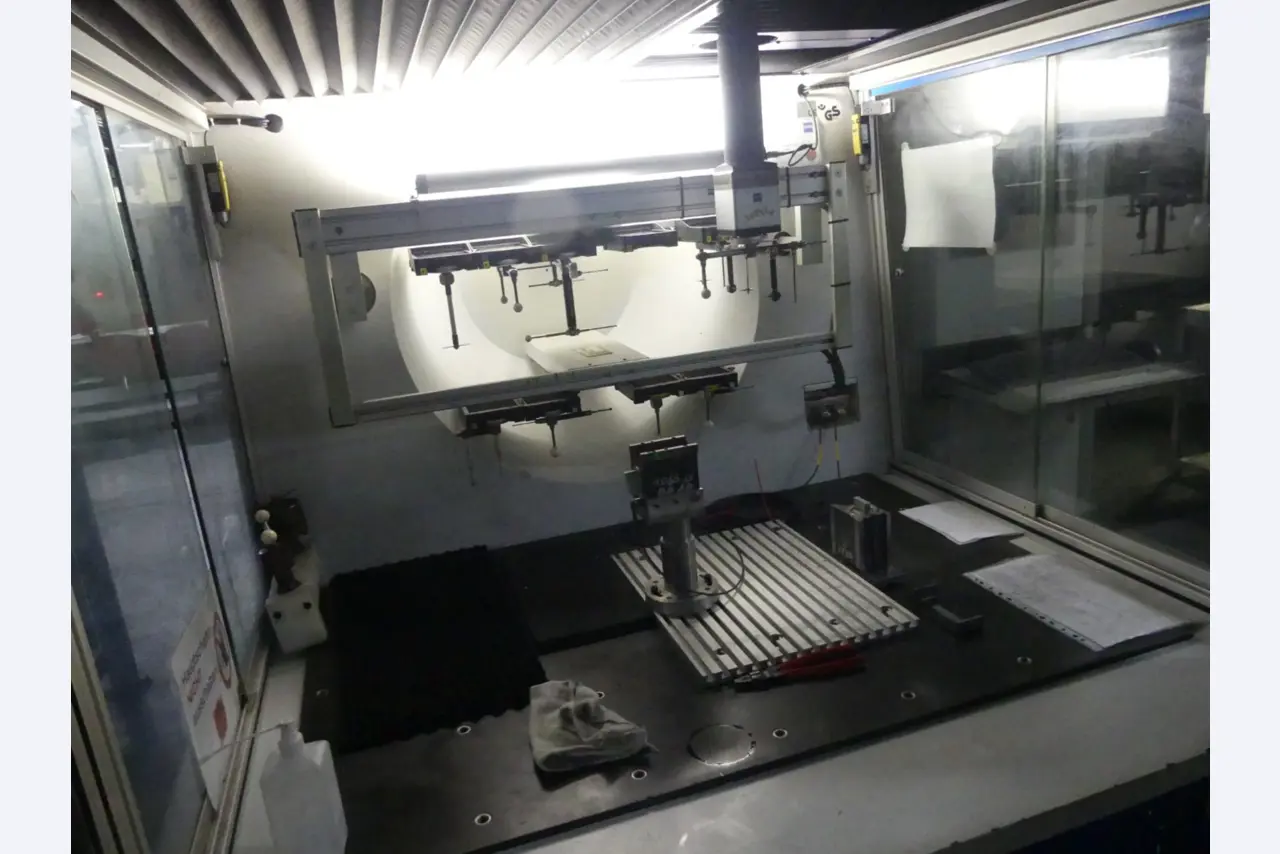 Centres d'usinage, machines d'usinage des métaux et lignes de production de l'industrie automobile-2