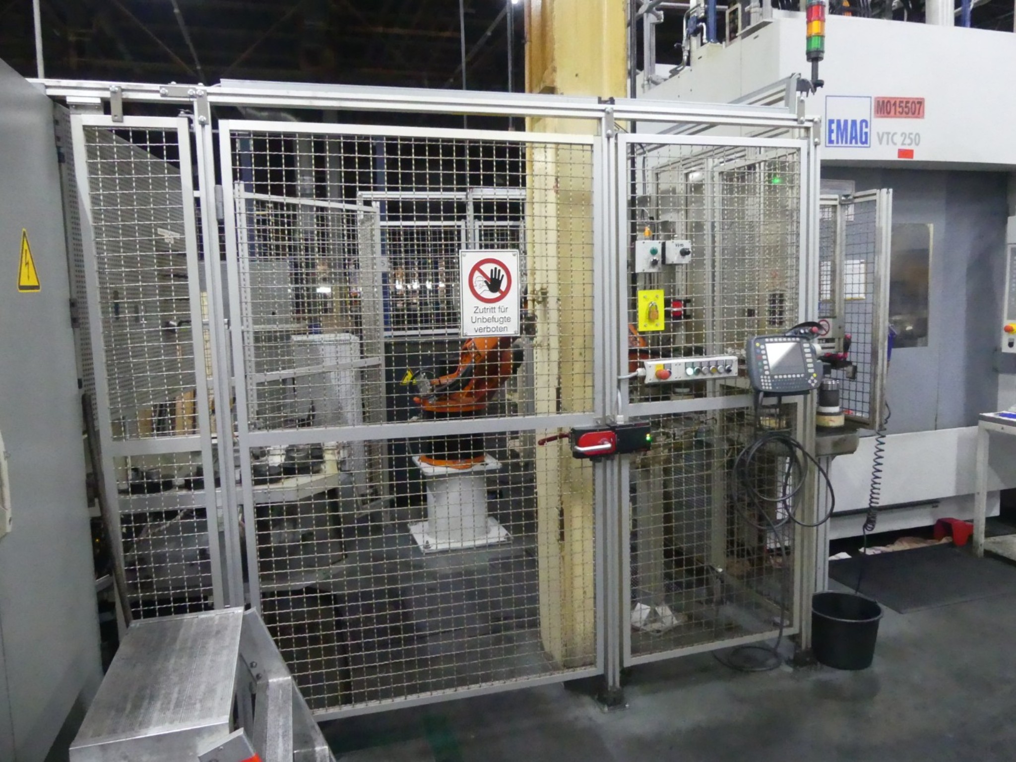 Centres d'usinage, machines d'usinage des métaux et lignes de production de l'industrie automobile-7