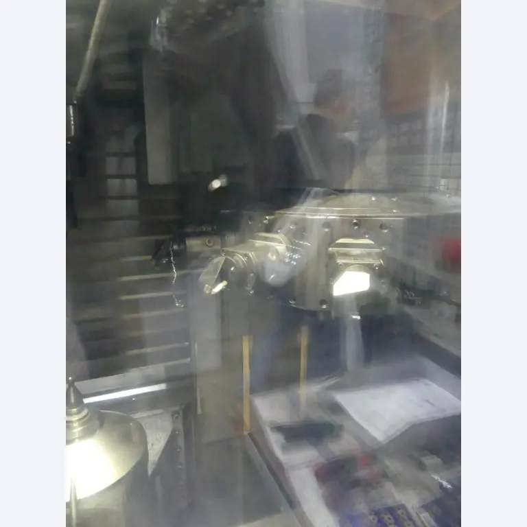 Centres d'usinage, machines d'usinage des métaux et lignes de production de l'industrie automobile-2