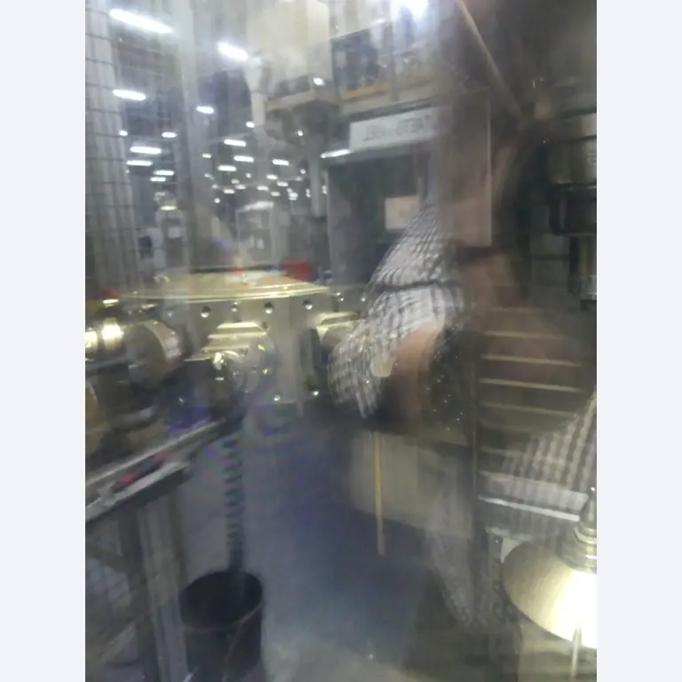 Centres d'usinage, machines d'usinage des métaux et lignes de production de l'industrie automobile-3