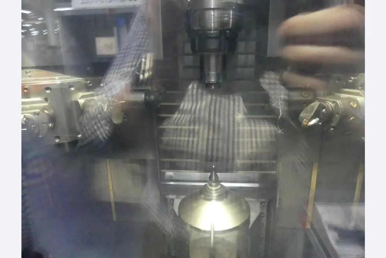 Centres d'usinage, machines d'usinage des métaux et lignes de production de l'industrie automobile-5