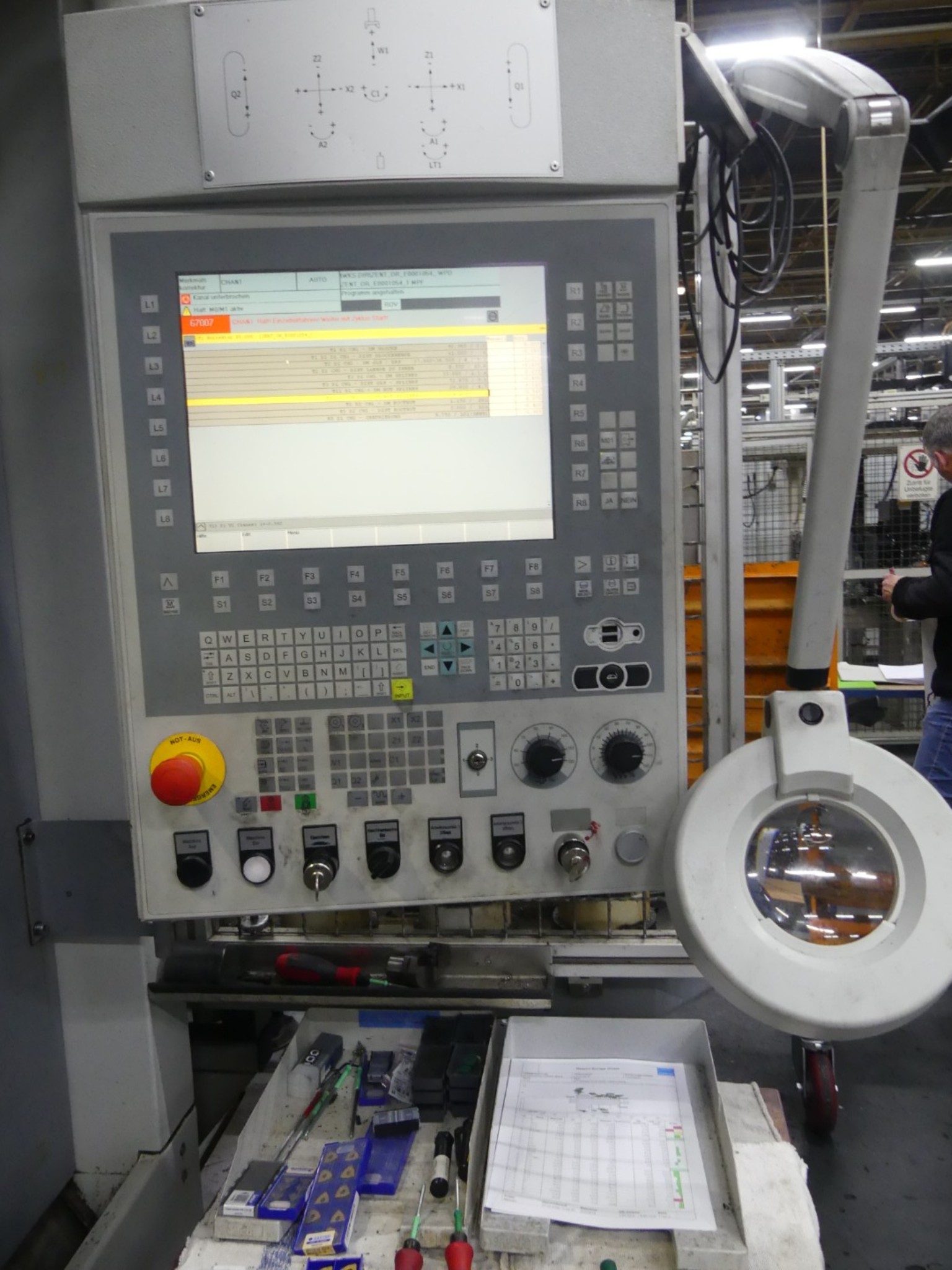 Centres d'usinage, machines d'usinage des métaux et lignes de production de l'industrie automobile-6