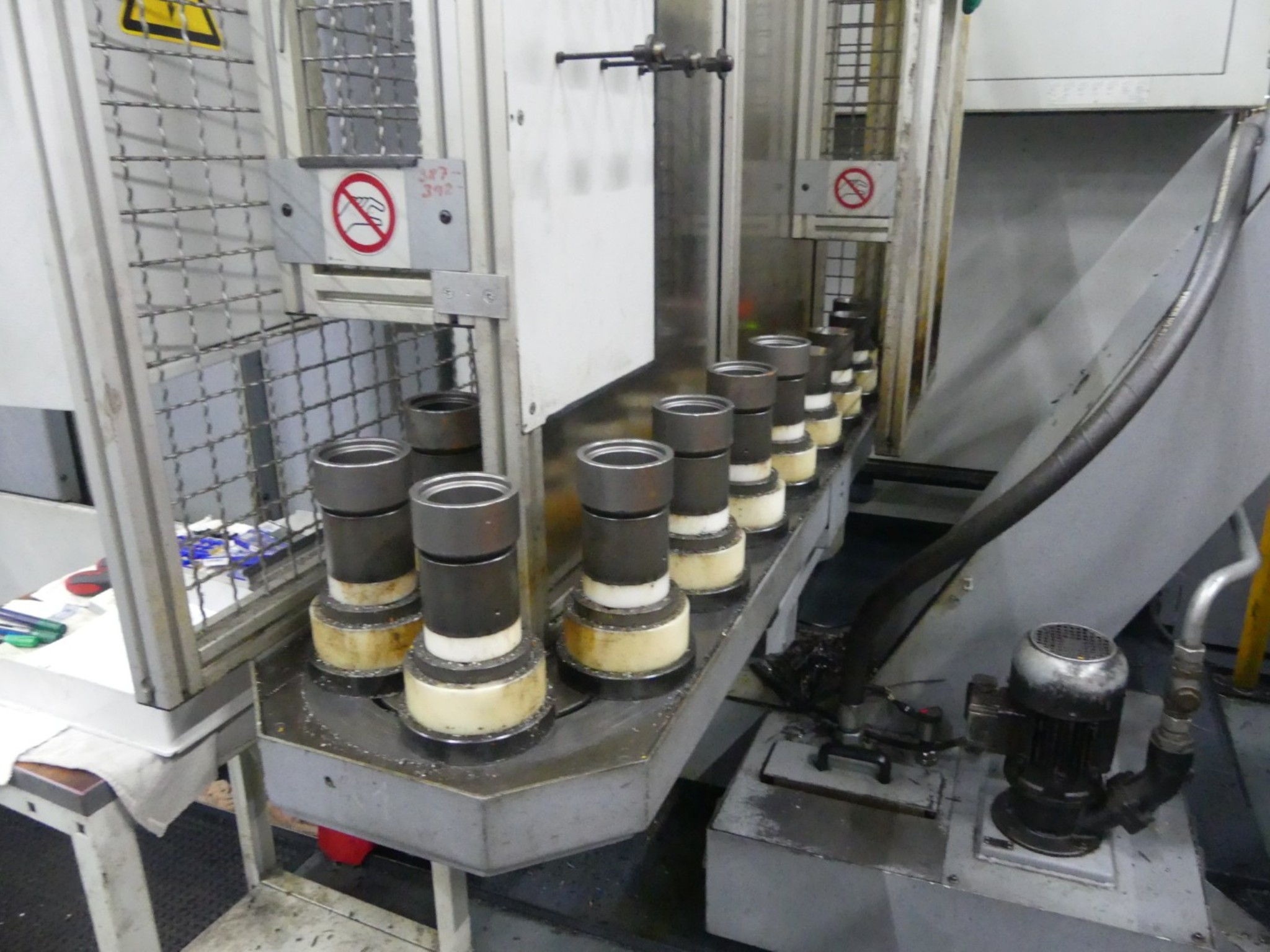 Centres d'usinage, machines d'usinage des métaux et lignes de production de l'industrie automobile-7
