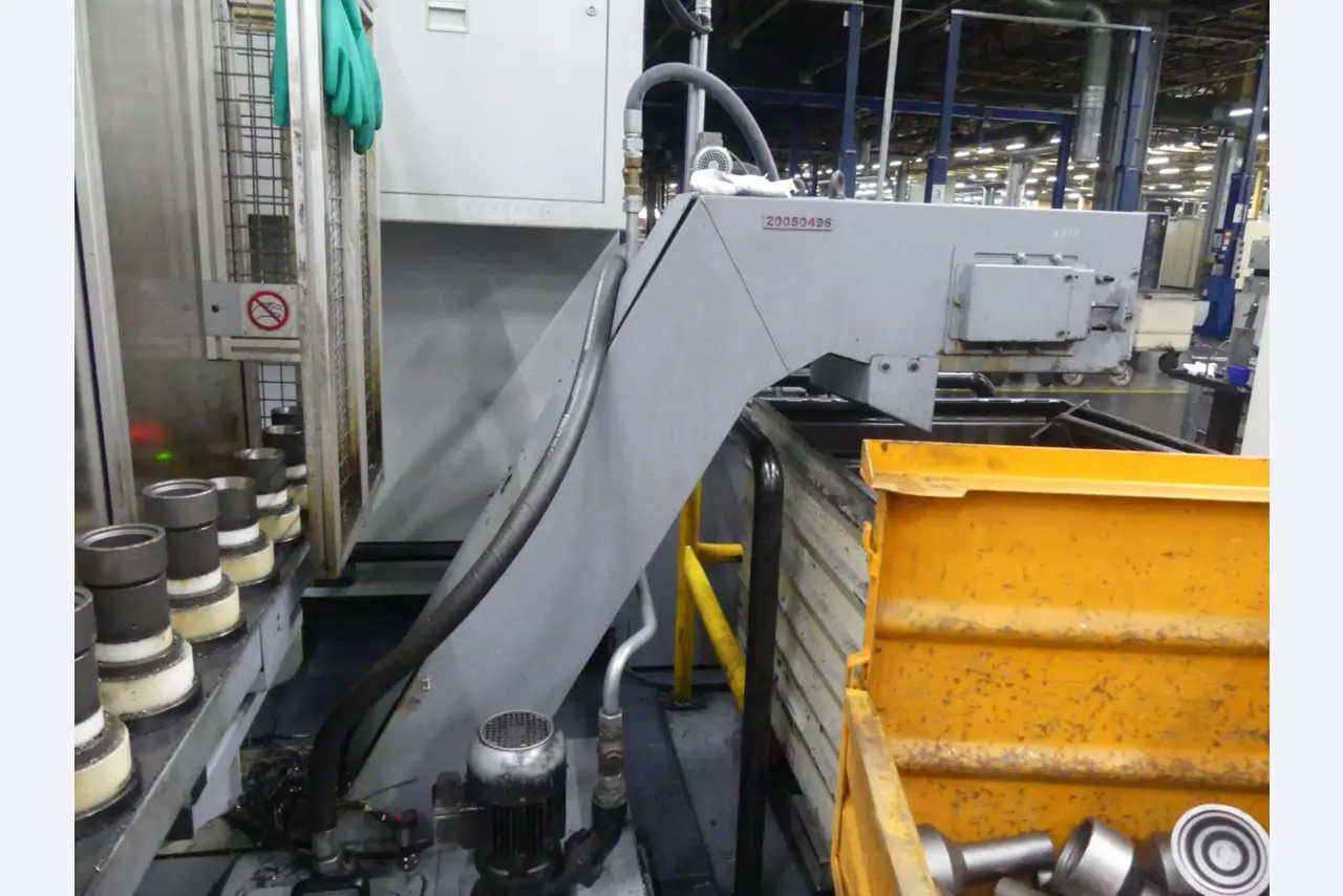 Centres d'usinage, machines d'usinage des métaux et lignes de production de l'industrie automobile-8