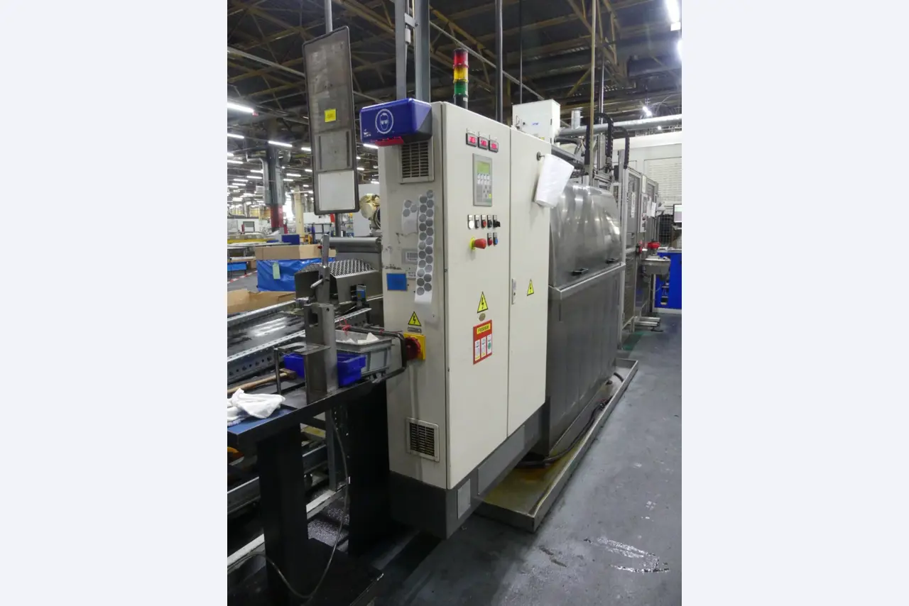 Centres d'usinage, machines d'usinage des métaux et lignes de production de l'industrie automobile-3