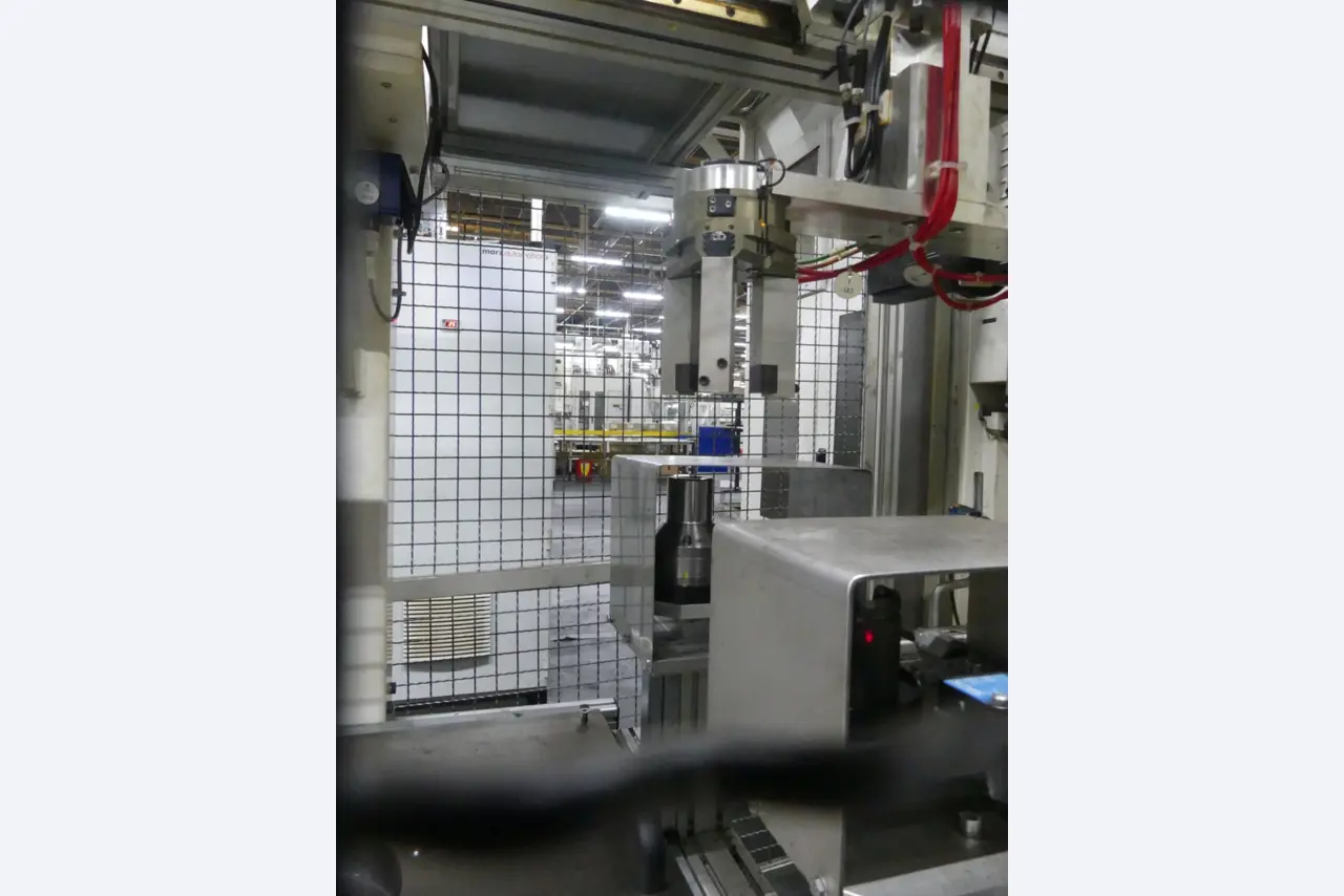 Centres d'usinage, machines d'usinage des métaux et lignes de production de l'industrie automobile-3