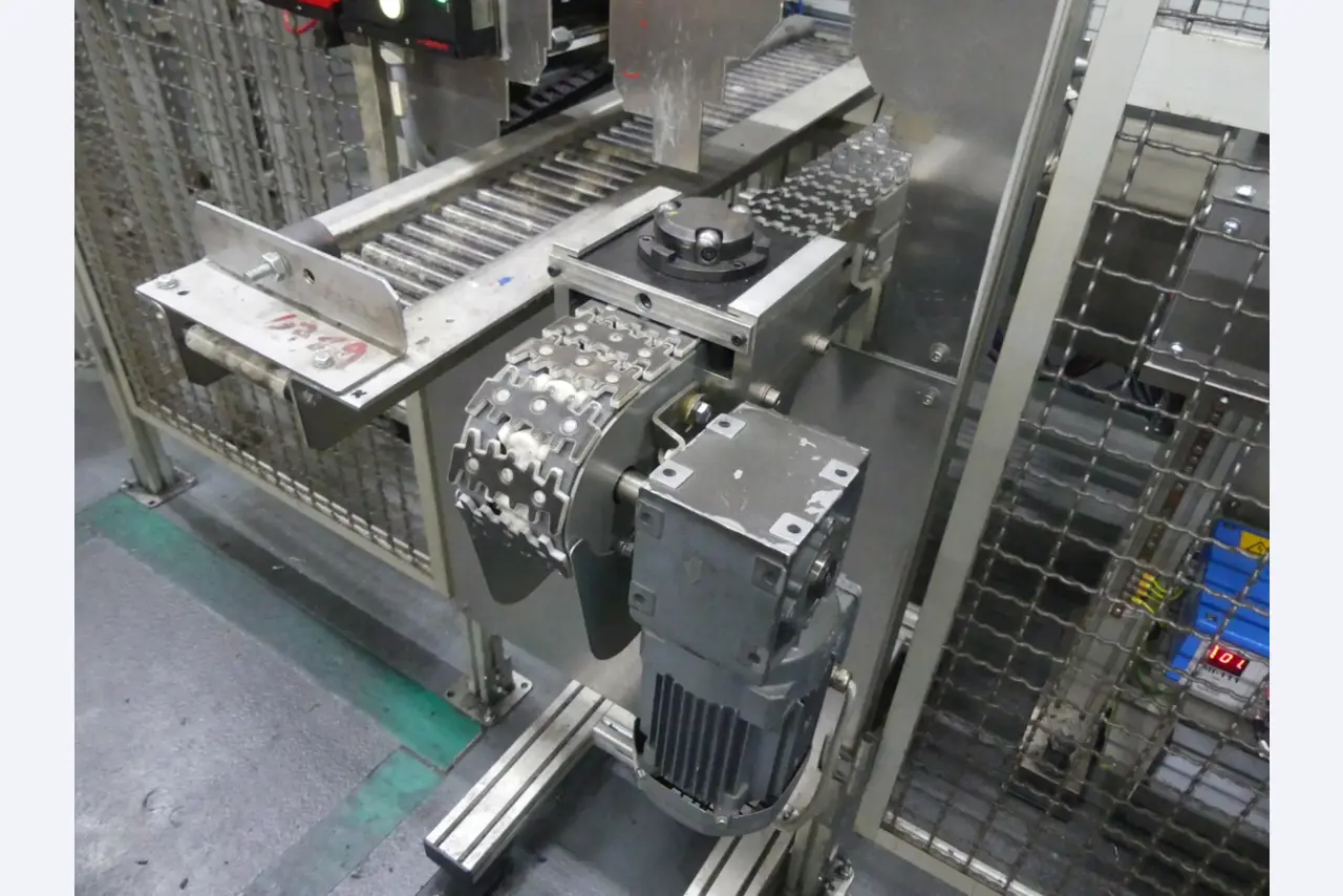 Centres d'usinage, machines d'usinage des métaux et lignes de production de l'industrie automobile-5