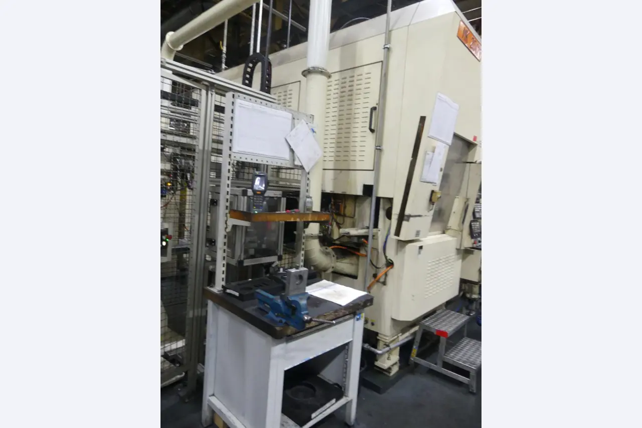 Centres d'usinage, machines d'usinage des métaux et lignes de production de l'industrie automobile-9
