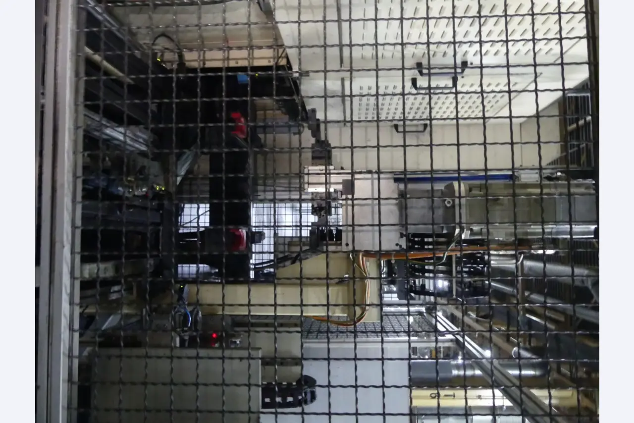 Centres d'usinage, machines d'usinage des métaux et lignes de production de l'industrie automobile-3
