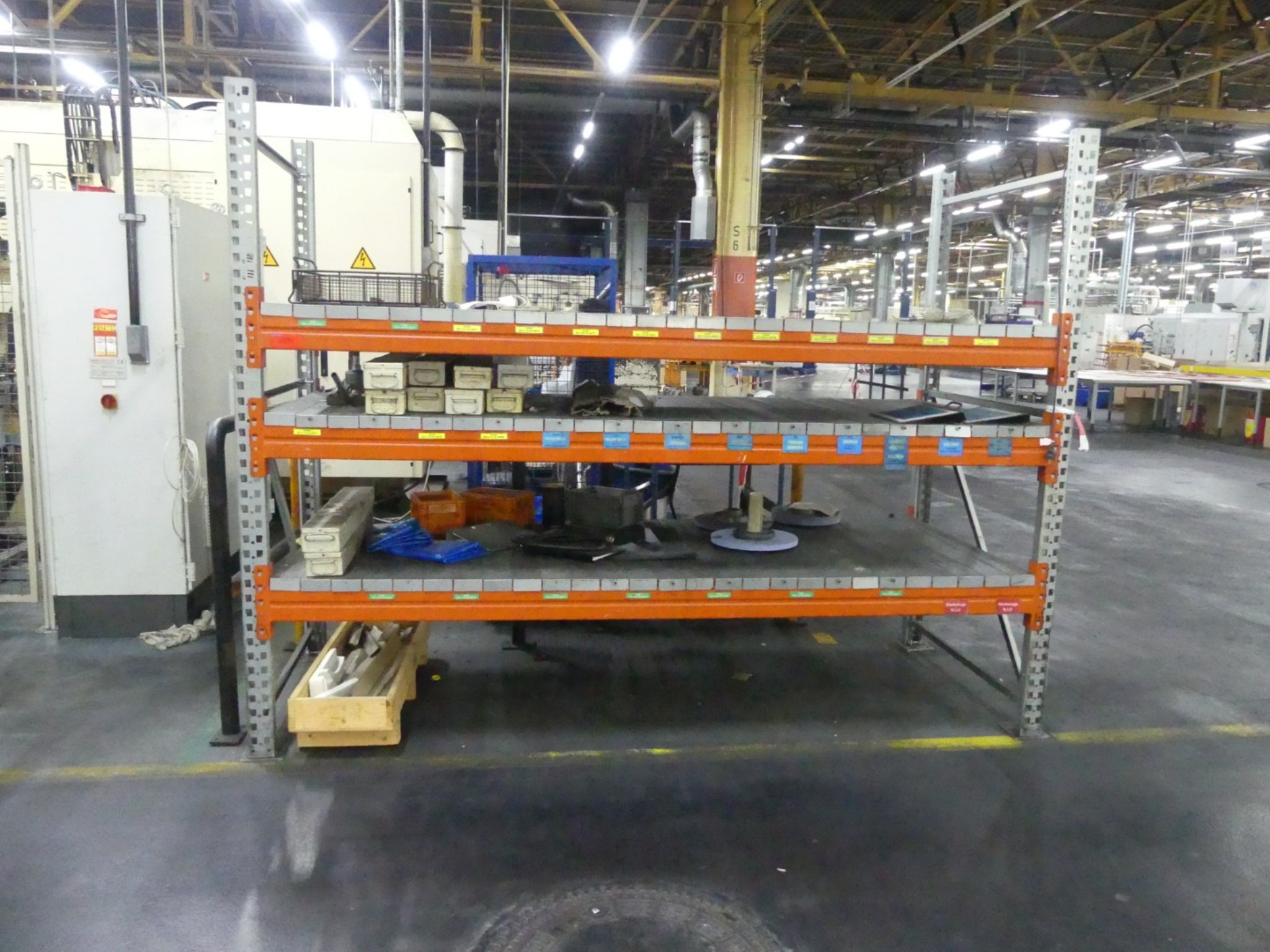 Centres d'usinage, machines d'usinage des métaux et lignes de production de l'industrie automobile-1