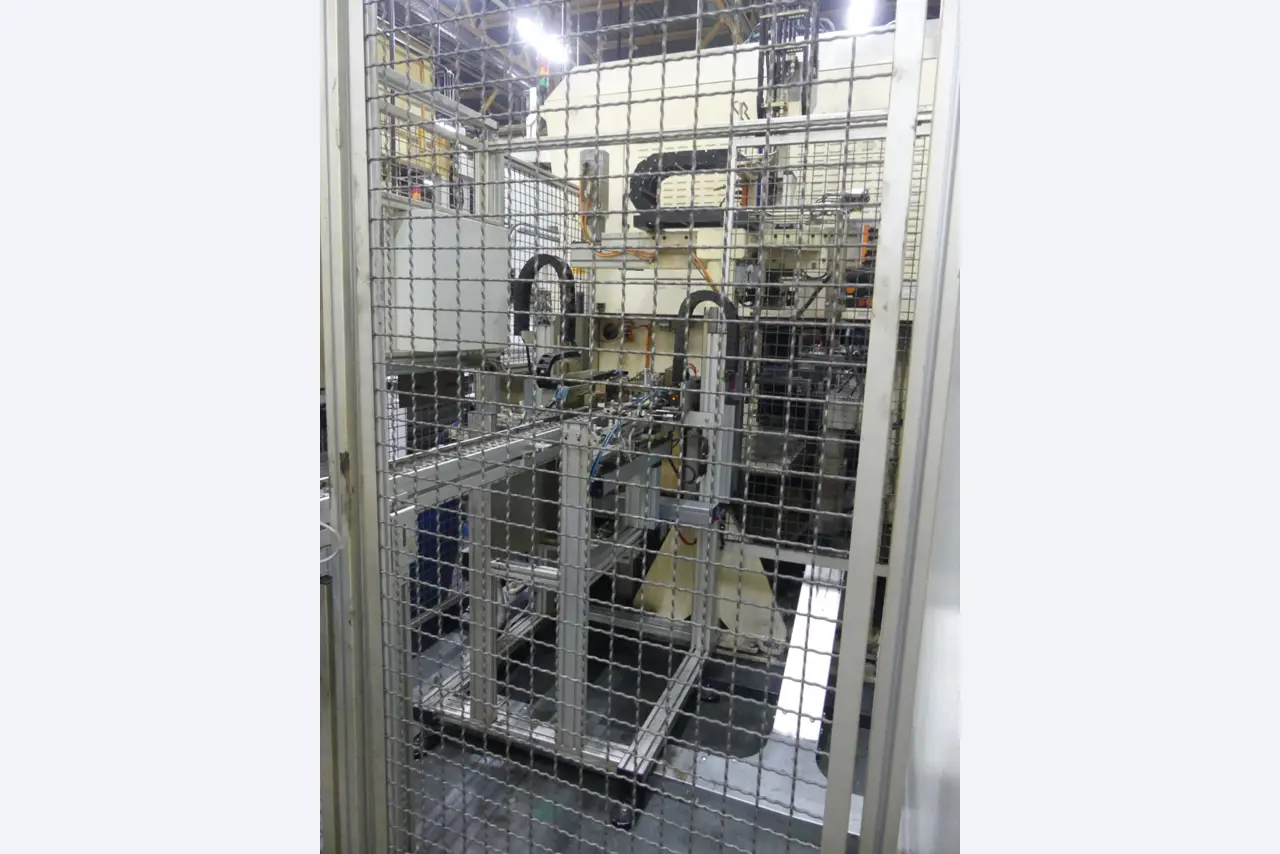 Centres d'usinage, machines d'usinage des métaux et lignes de production de l'industrie automobile-1