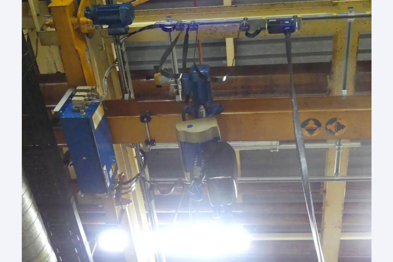 Centres d'usinage, machines d'usinage des métaux et lignes de production de l'industrie automobile-2