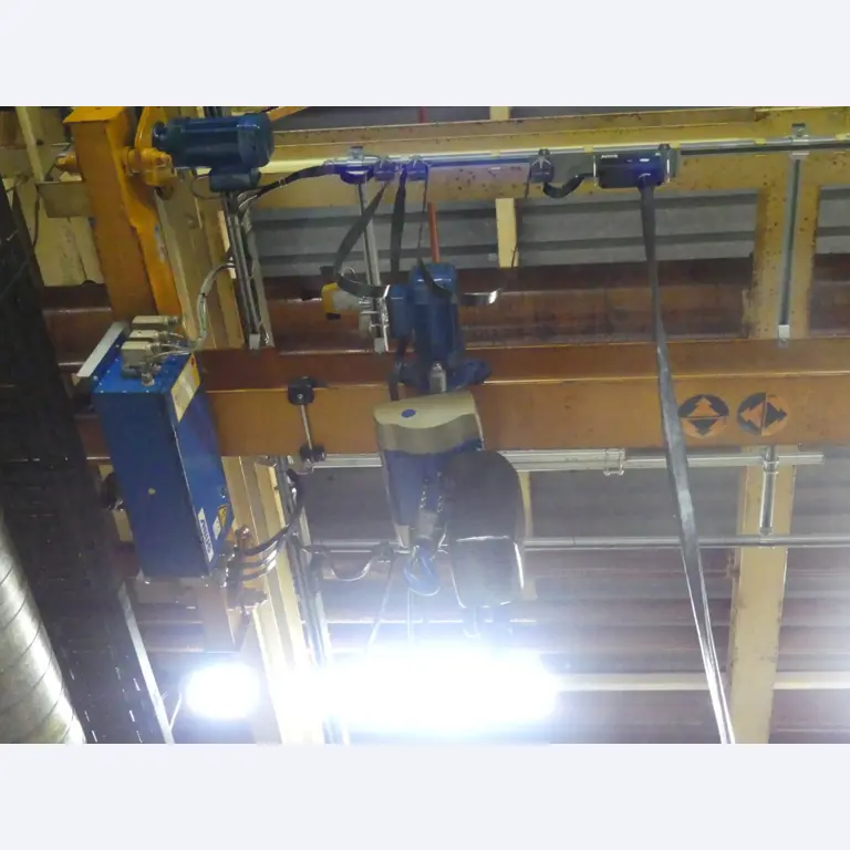 Centres d'usinage, machines d'usinage des métaux et lignes de production de l'industrie automobile-2