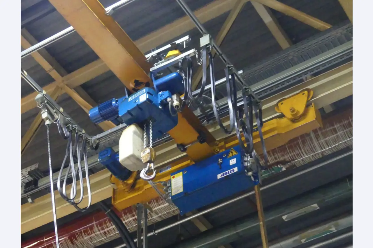 Centres d'usinage, machines d'usinage des métaux et lignes de production de l'industrie automobile-3