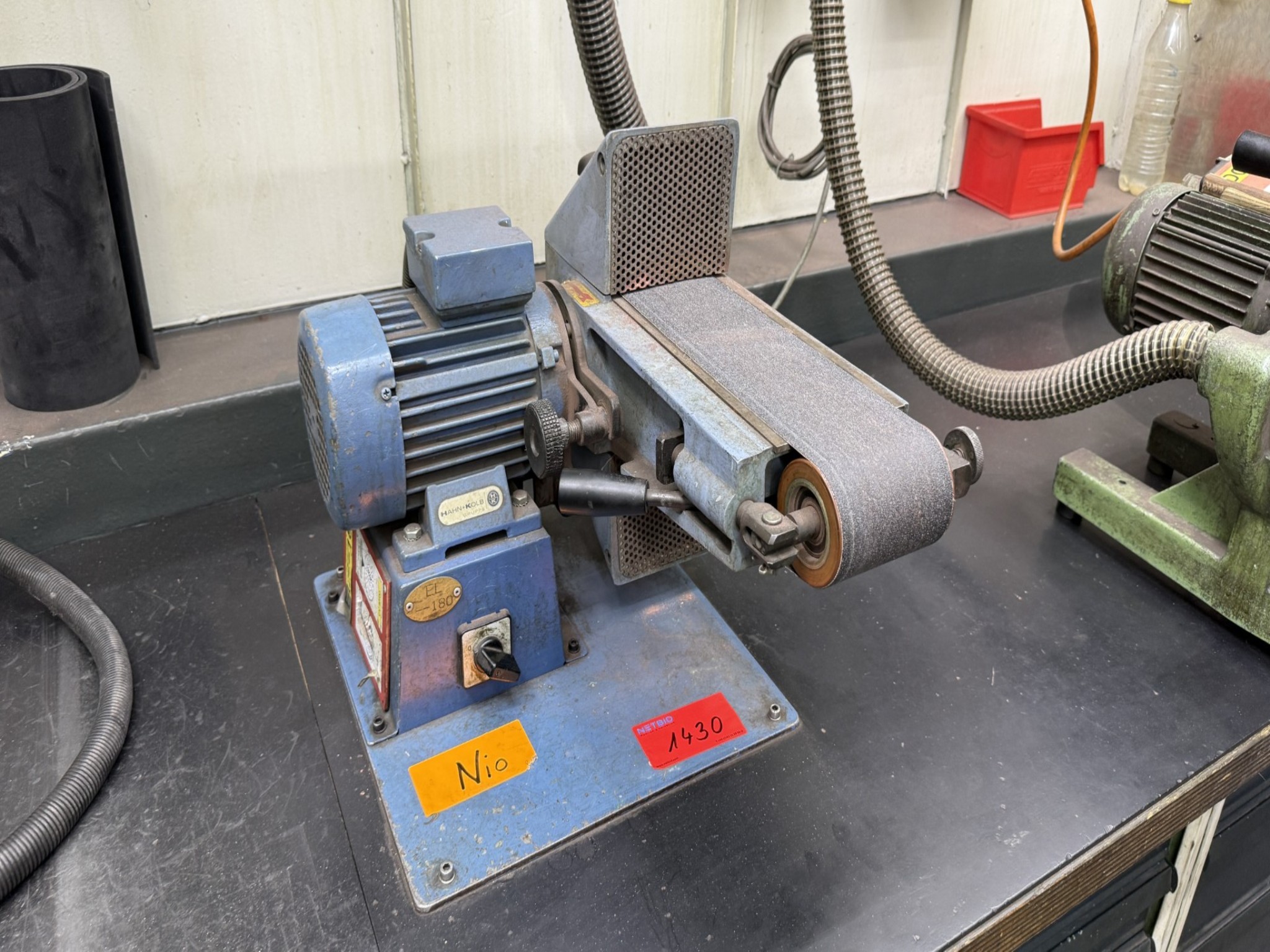 Bearbeitungszentren, metallbearbeitende Maschinen und Produktionslinen aus der Automobilindustrie-1