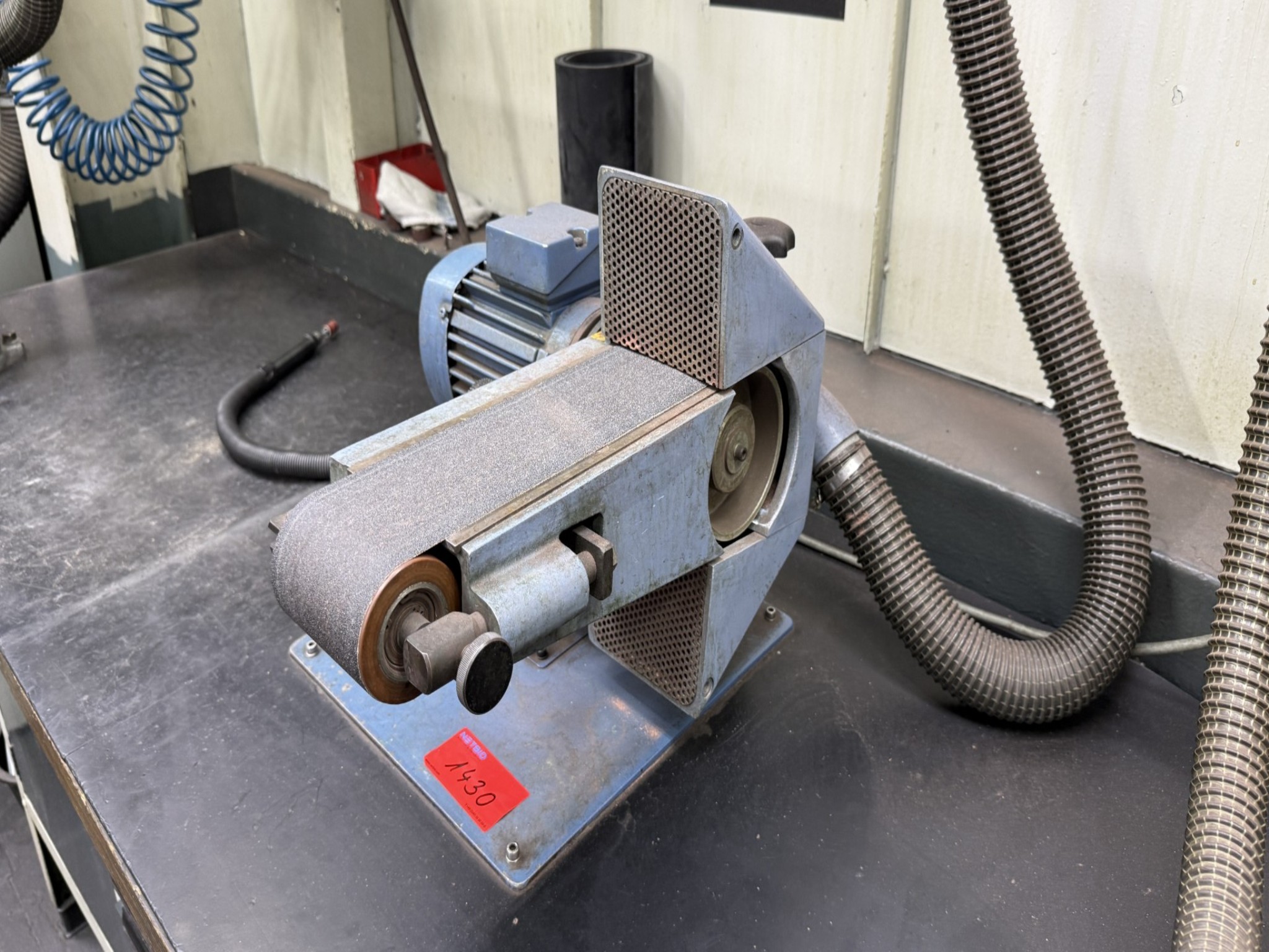 Bearbeitungszentren, metallbearbeitende Maschinen und Produktionslinen aus der Automobilindustrie-2