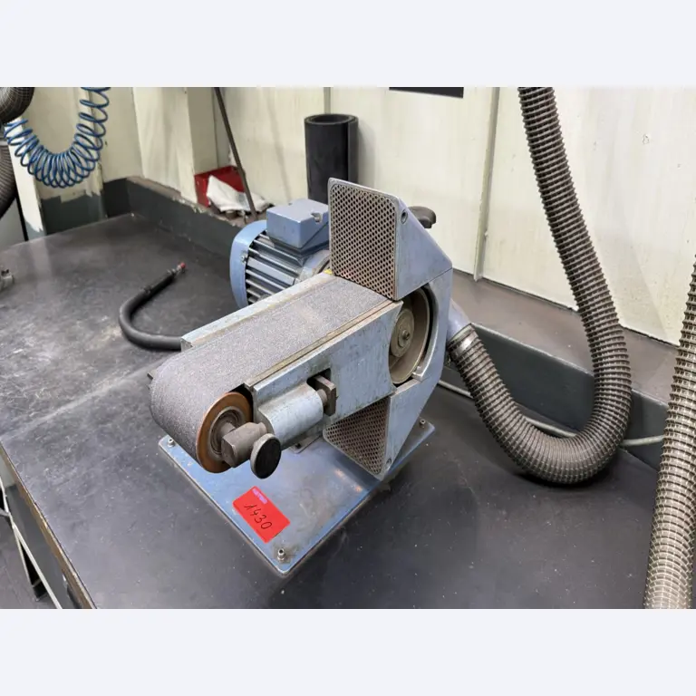 Bearbeitungszentren, metallbearbeitende Maschinen und Produktionslinen aus der Automobilindustrie-2