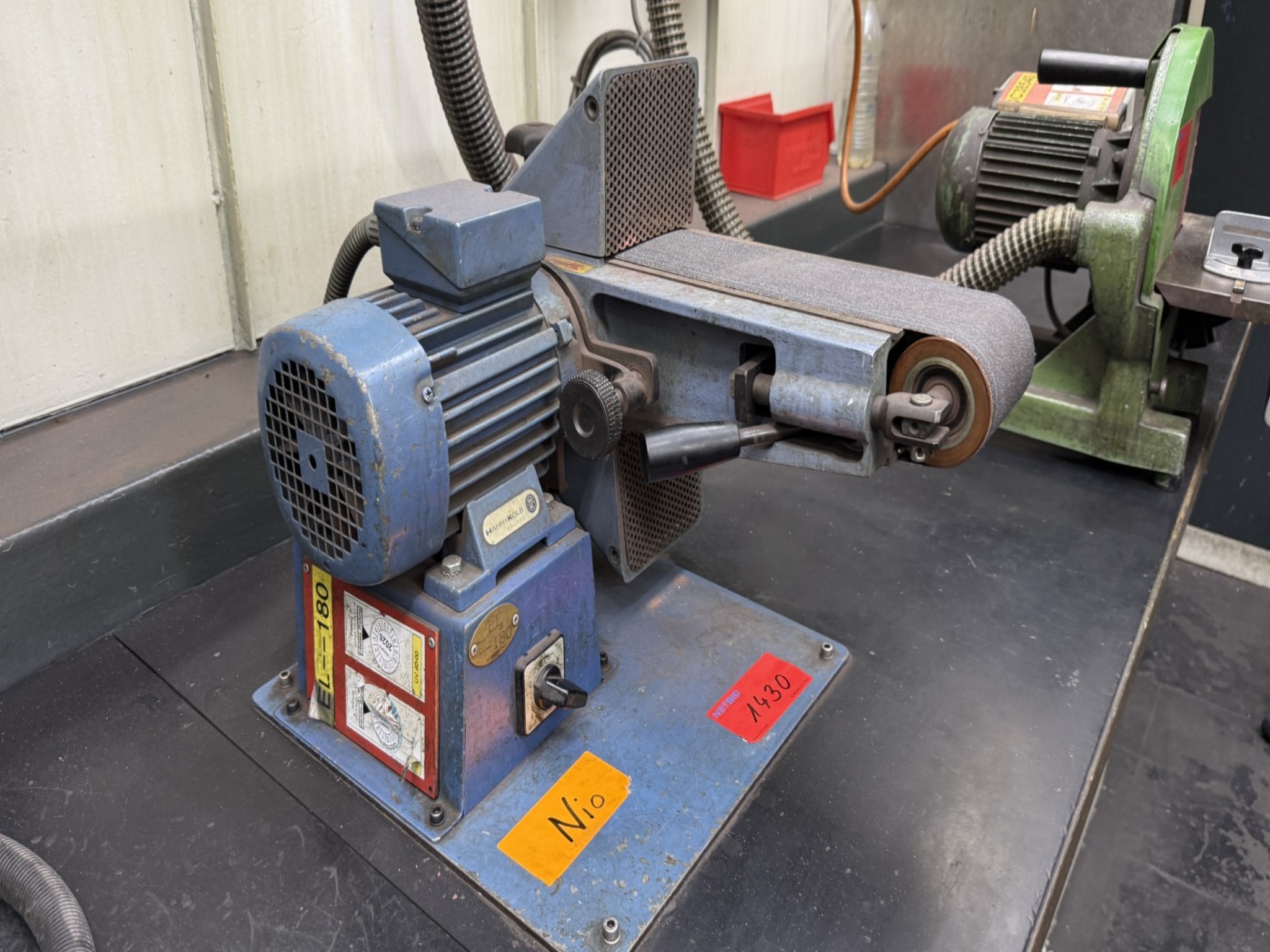 Bearbeitungszentren, metallbearbeitende Maschinen und Produktionslinen aus der Automobilindustrie-3