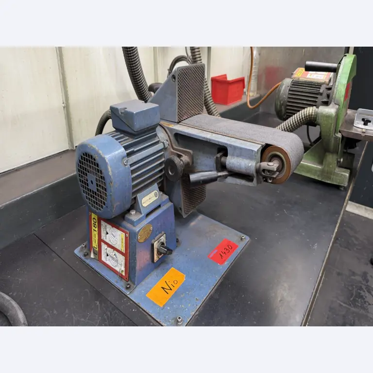 Bearbeitungszentren, metallbearbeitende Maschinen und Produktionslinen aus der Automobilindustrie-3