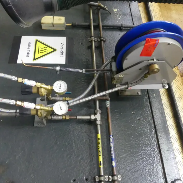 2 Oxyfuel welding hose reel