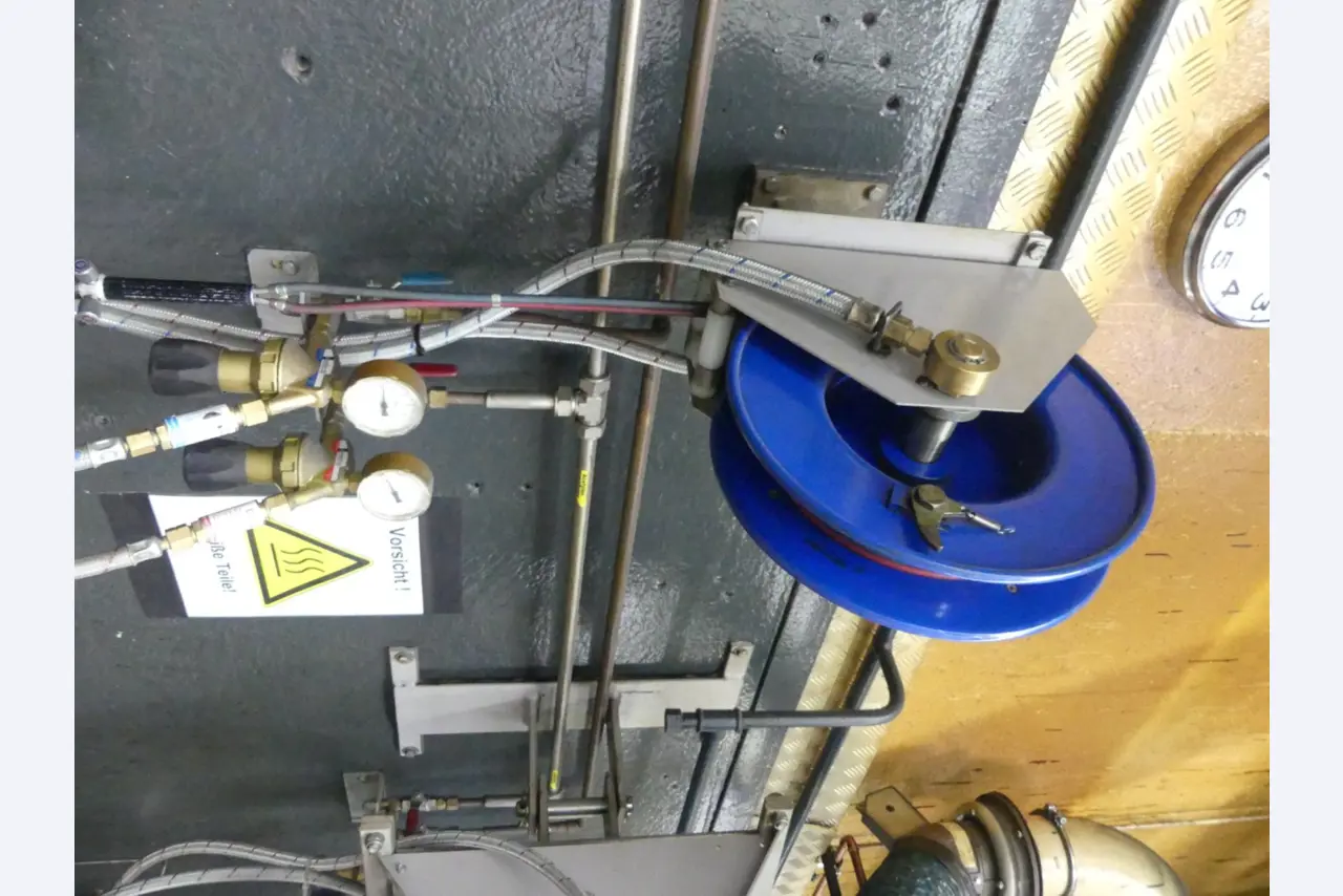 Bearbeitungszentren, metallbearbeitende Maschinen und Produktionslinen aus der Automobilindustrie-2