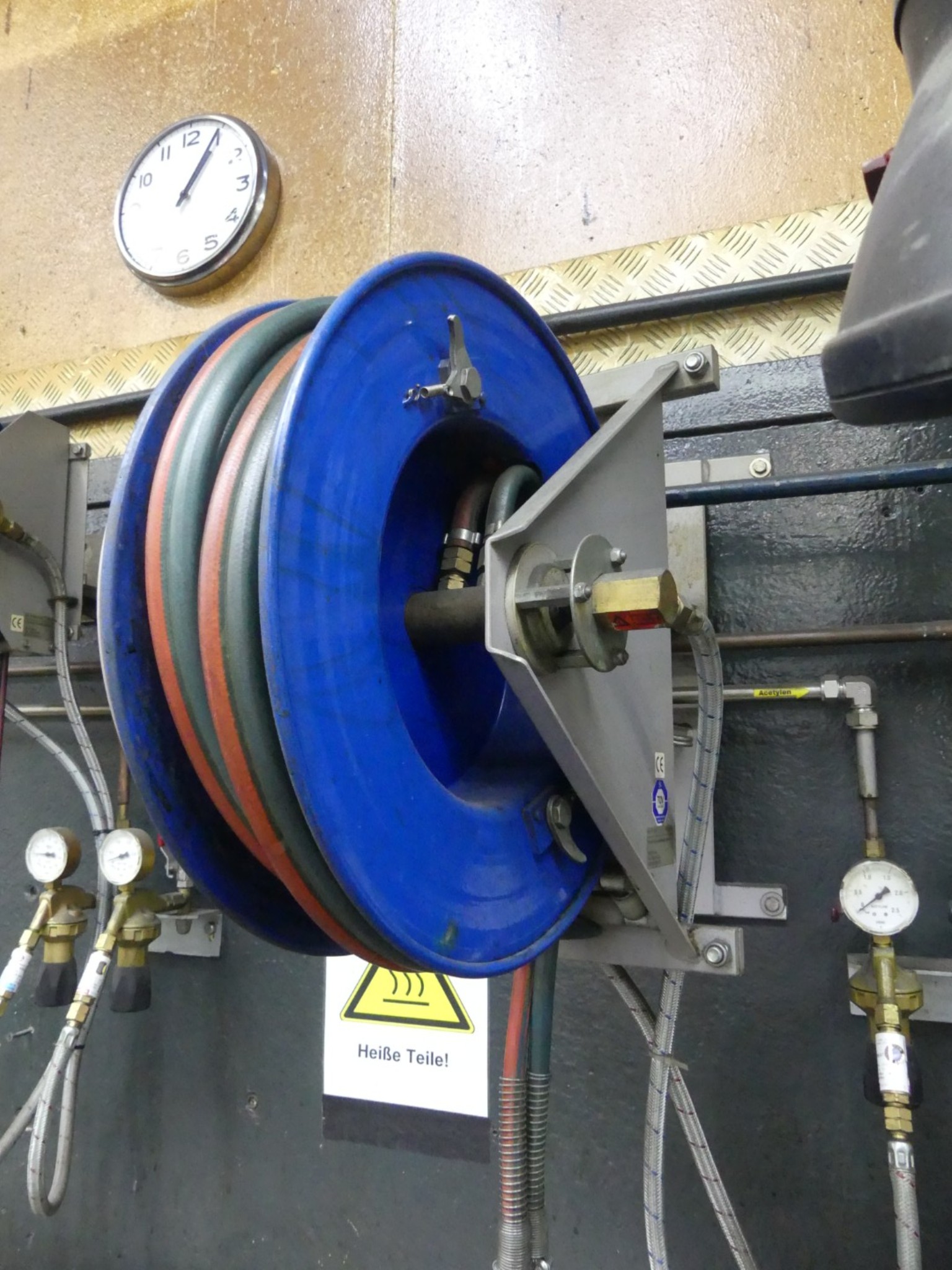 Bearbeitungszentren, metallbearbeitende Maschinen und Produktionslinen aus der Automobilindustrie-2