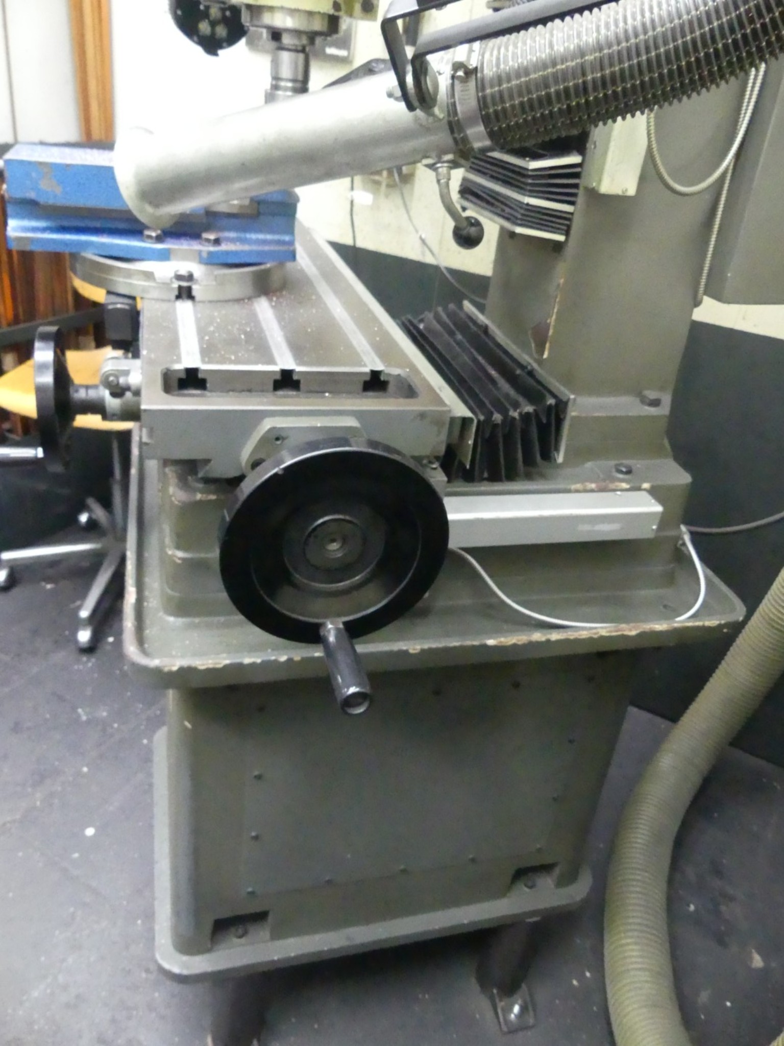 Centres d'usinage, machines d'usinage des métaux et lignes de production de l'industrie automobile-7