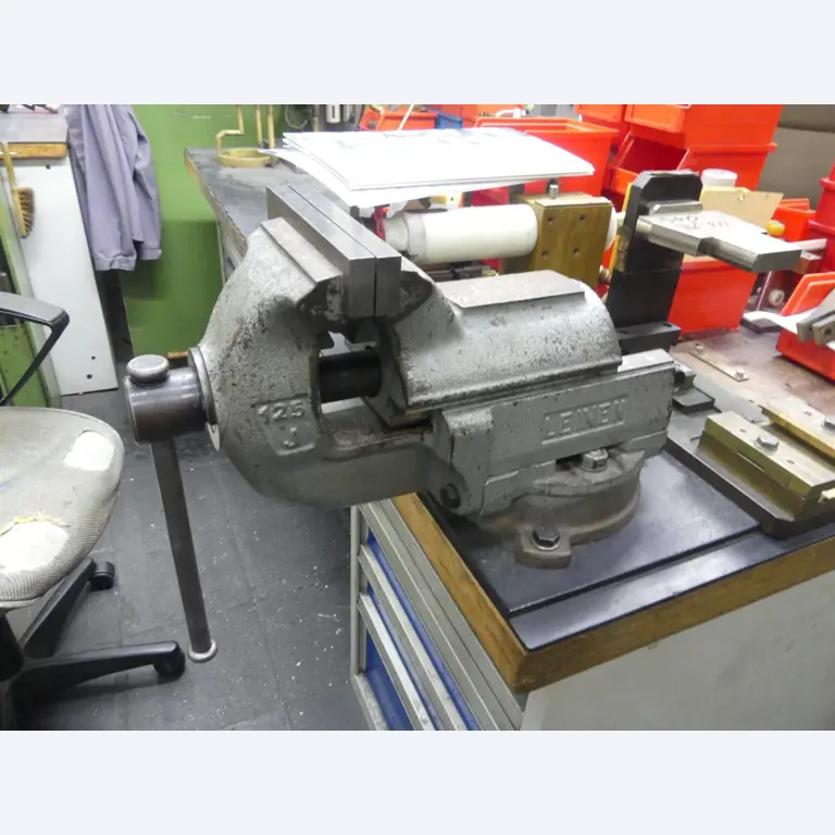 Centres d'usinage, machines d'usinage des métaux et lignes de production de l'industrie automobile-3