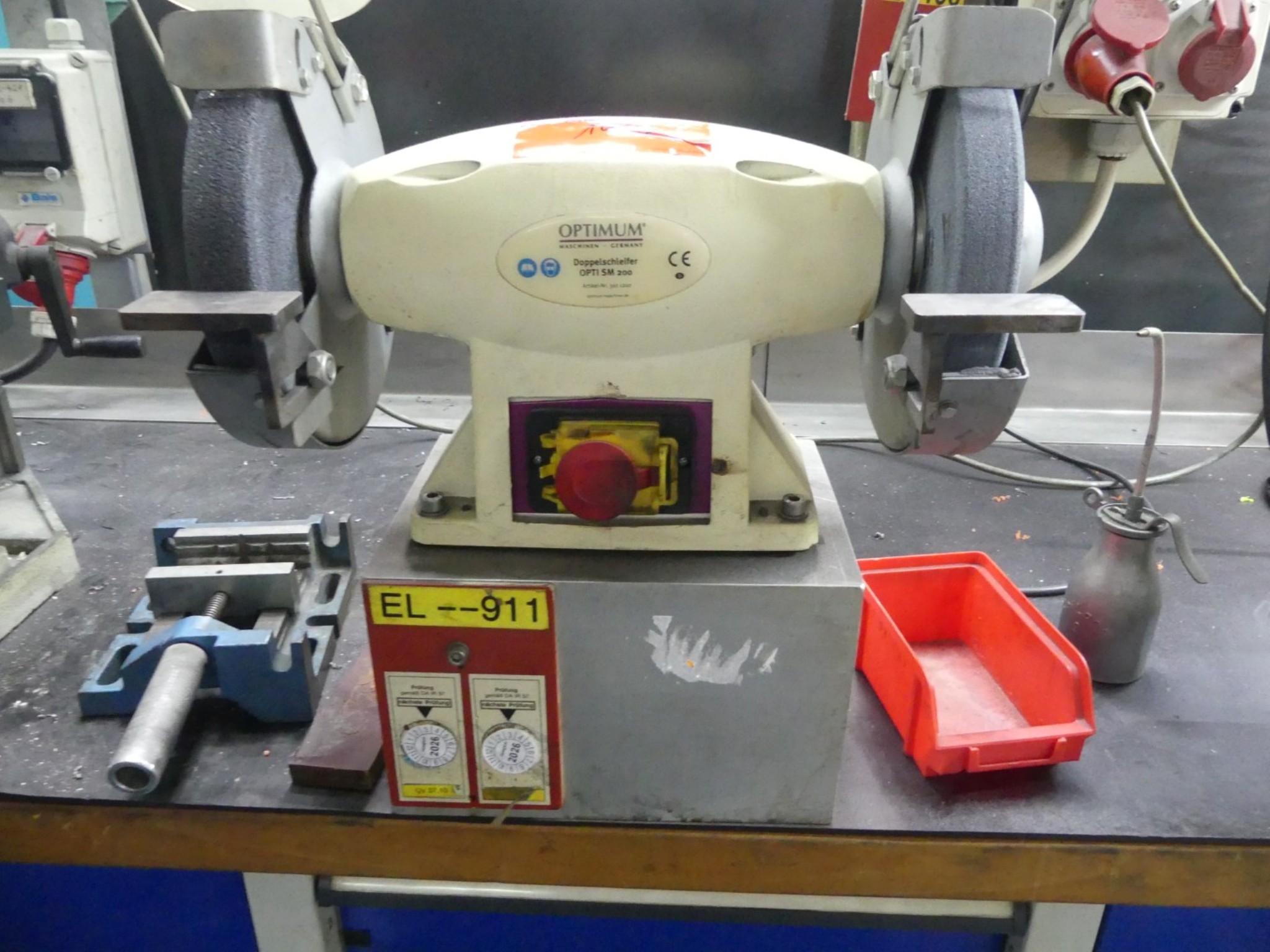 Centres d'usinage, machines d'usinage des métaux et lignes de production de l'industrie automobile-1