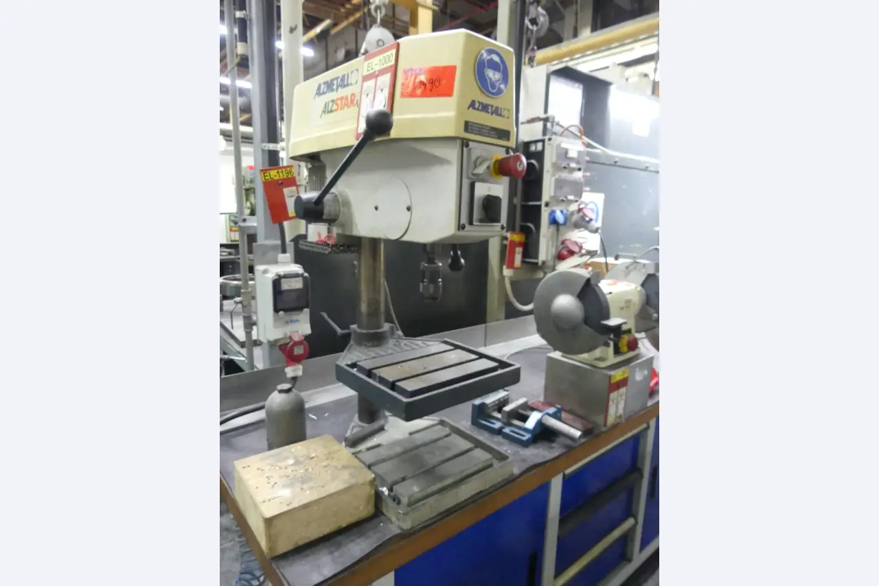 Centres d'usinage, machines d'usinage des métaux et lignes de production de l'industrie automobile-1
