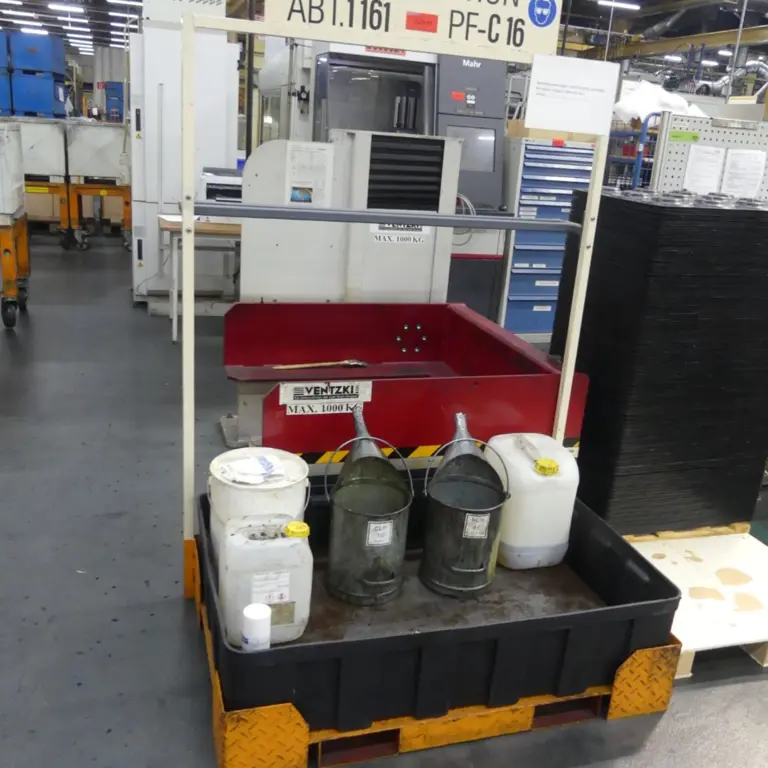 Fluid station